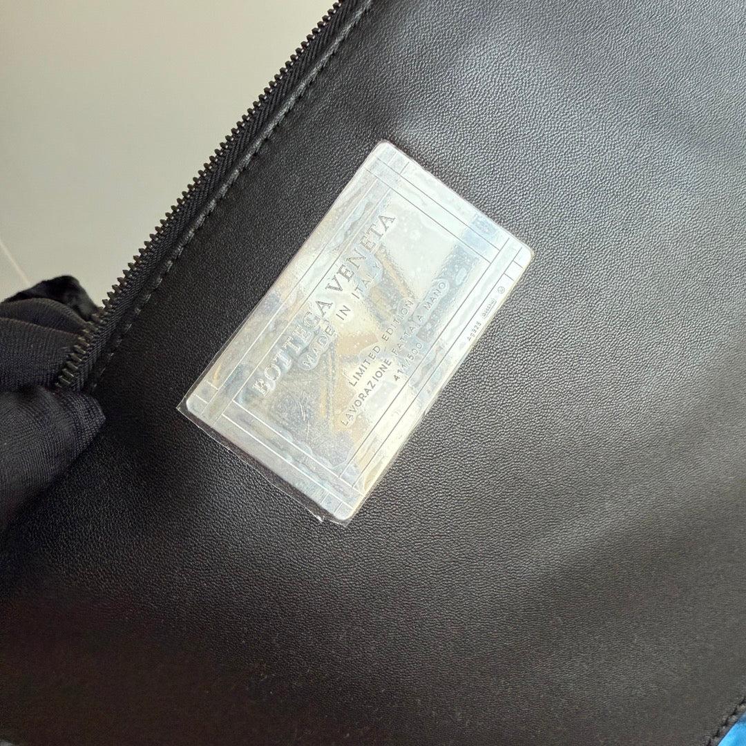 Bottega Veneta Cabat Large Intreccio Black Leather and Velvet 48cm For Sale 11