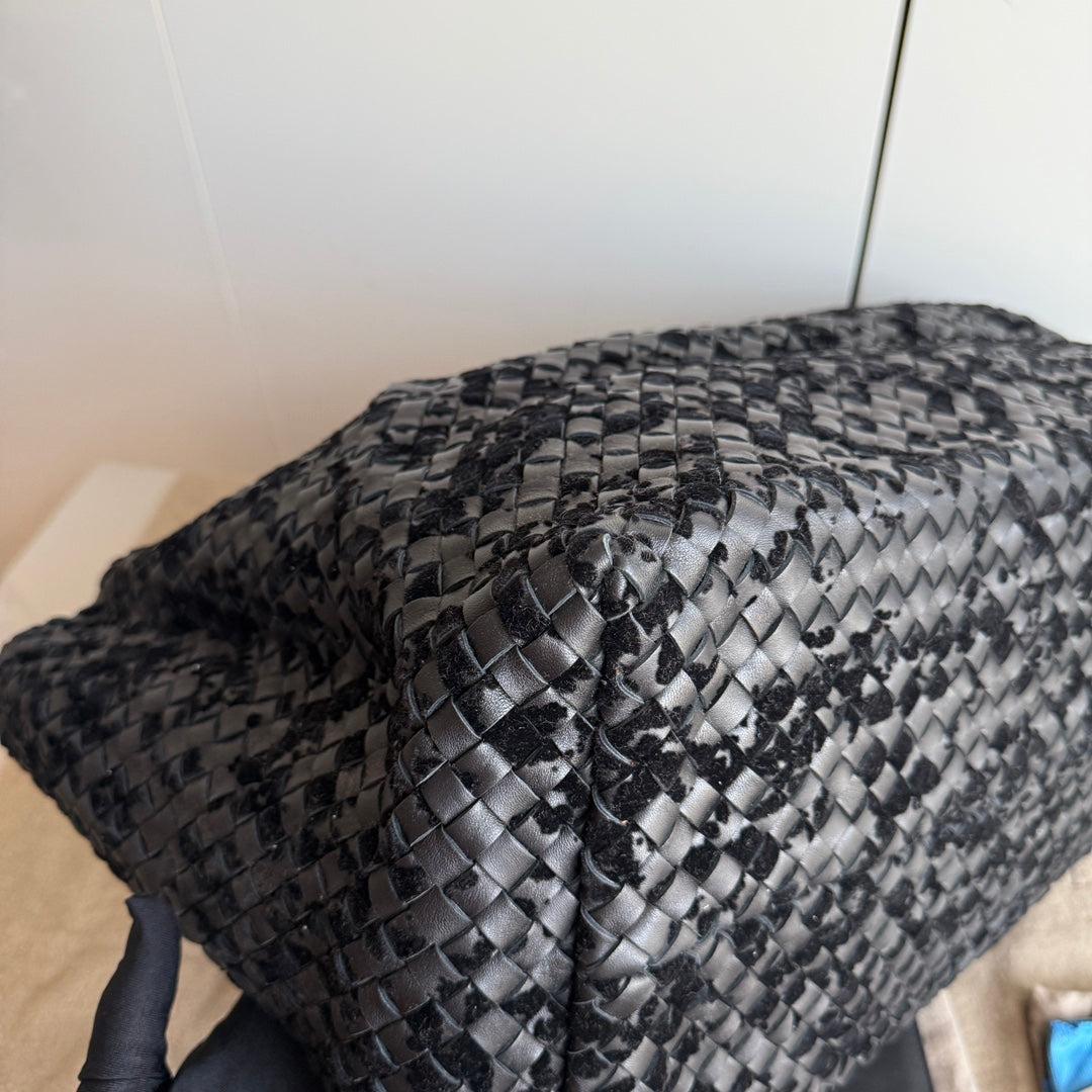 Bottega Veneta Cabat Large Intreccio Black Leather and Velvet 48cm For Sale 3