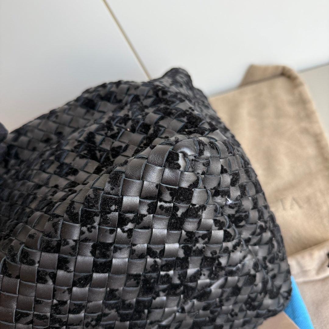 Bottega Veneta Cabat Large Intreccio Black Leather and Velvet 48cm For Sale 4