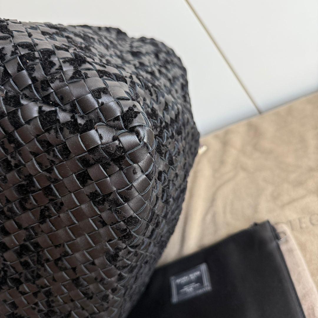 Bottega Veneta Cabat Large Intreccio Black Leather and Velvet 48cm For Sale 5