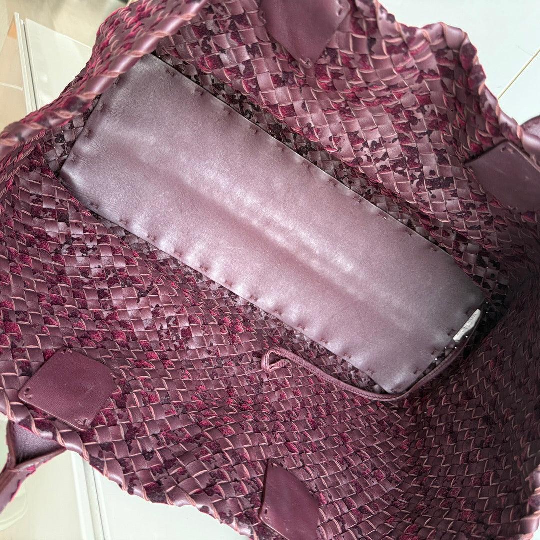 Bottega Veneta Cabat Large Intreccio Burgundy Leather and Velvet 40cm For Sale 10
