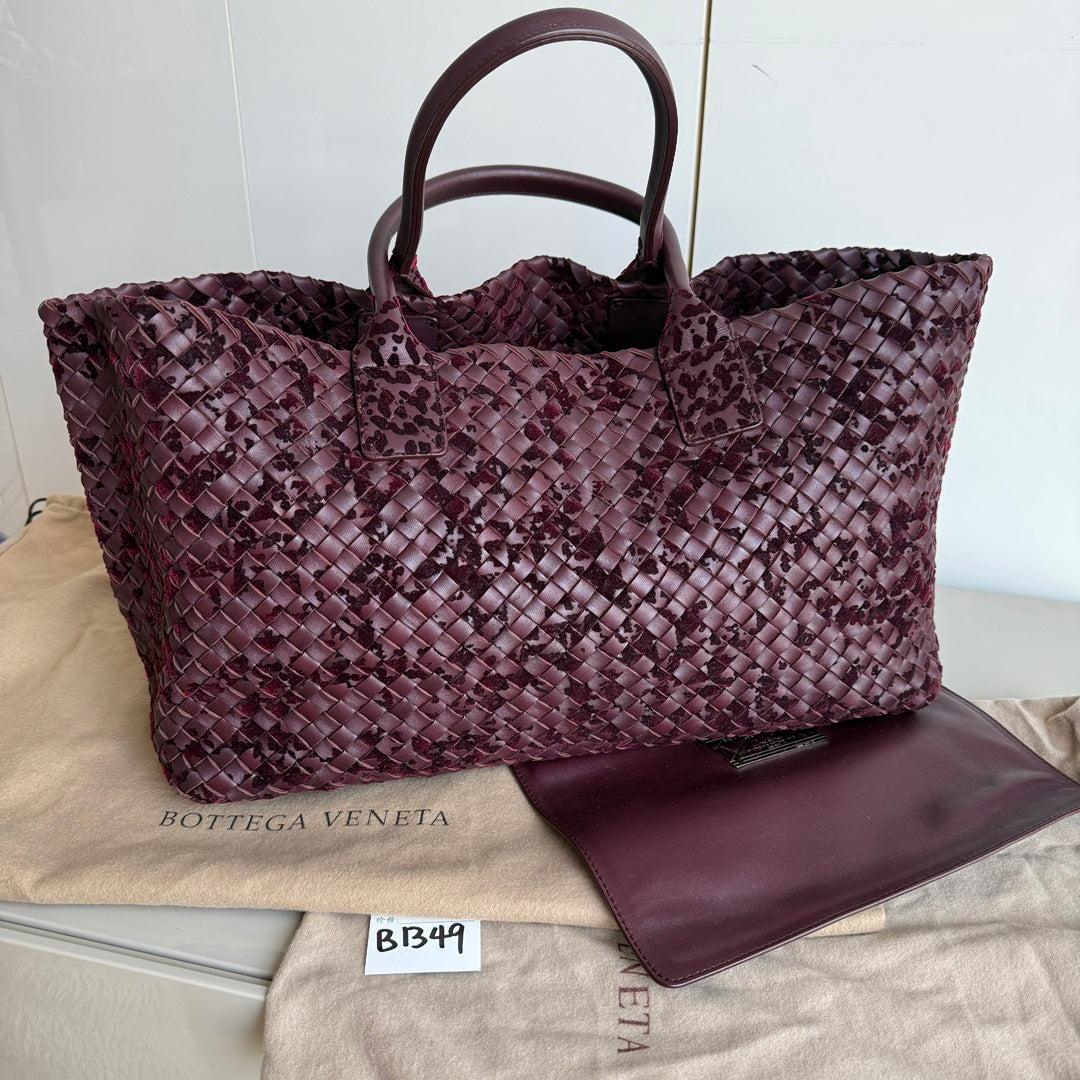 Bottega Veneta Cabat Large Intreccio Burgundy Leather and Velvet 40cm
 These are professional photos of the actual bag offered by Luxbags.
 Discover the sophisticated luxury of the Bottega Veneta Cabat Intreccio Leather Tote Bag. Revel in its