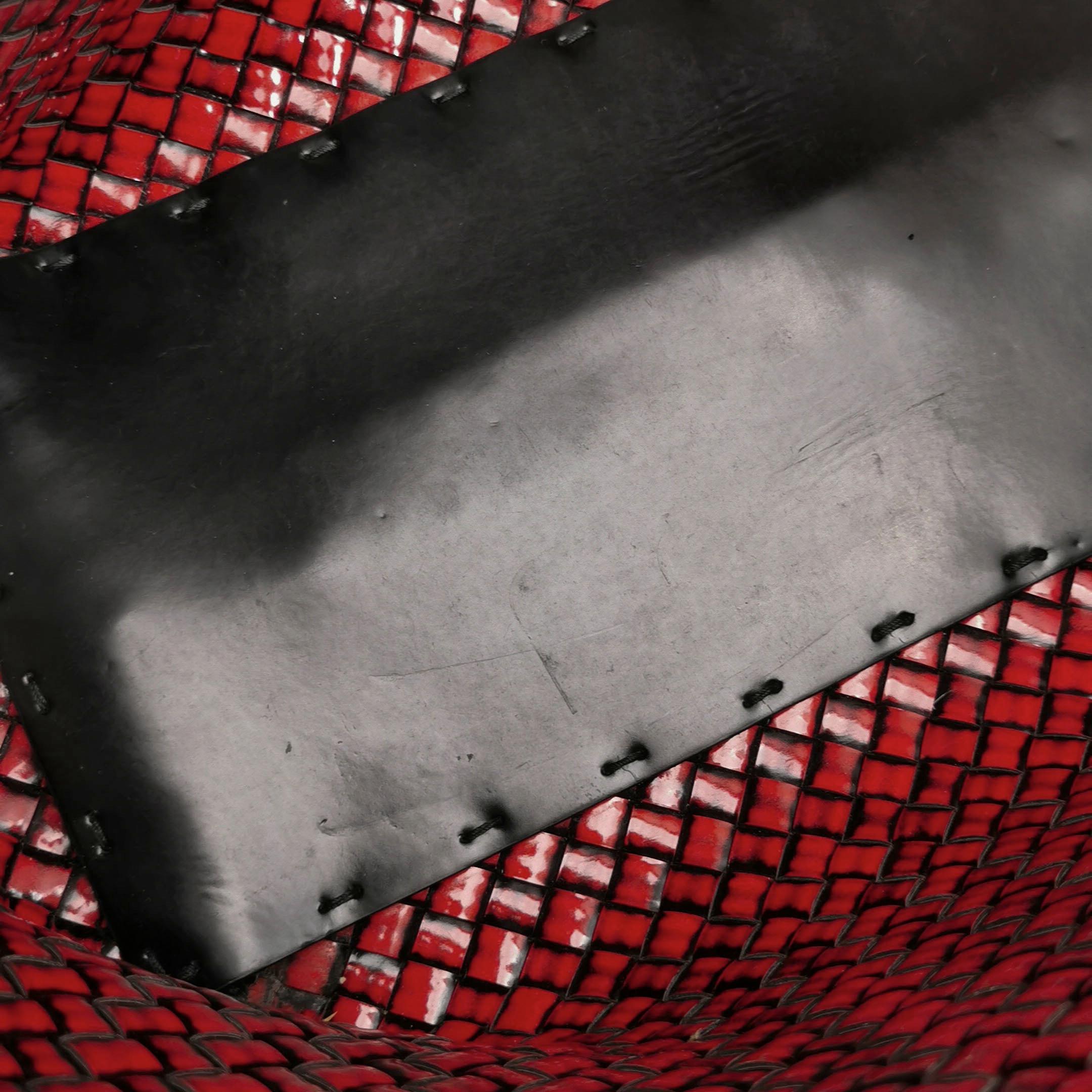 Bottega Veneta Cabat Large Intreccio Borgogna in vernice 40cm in vendita 5