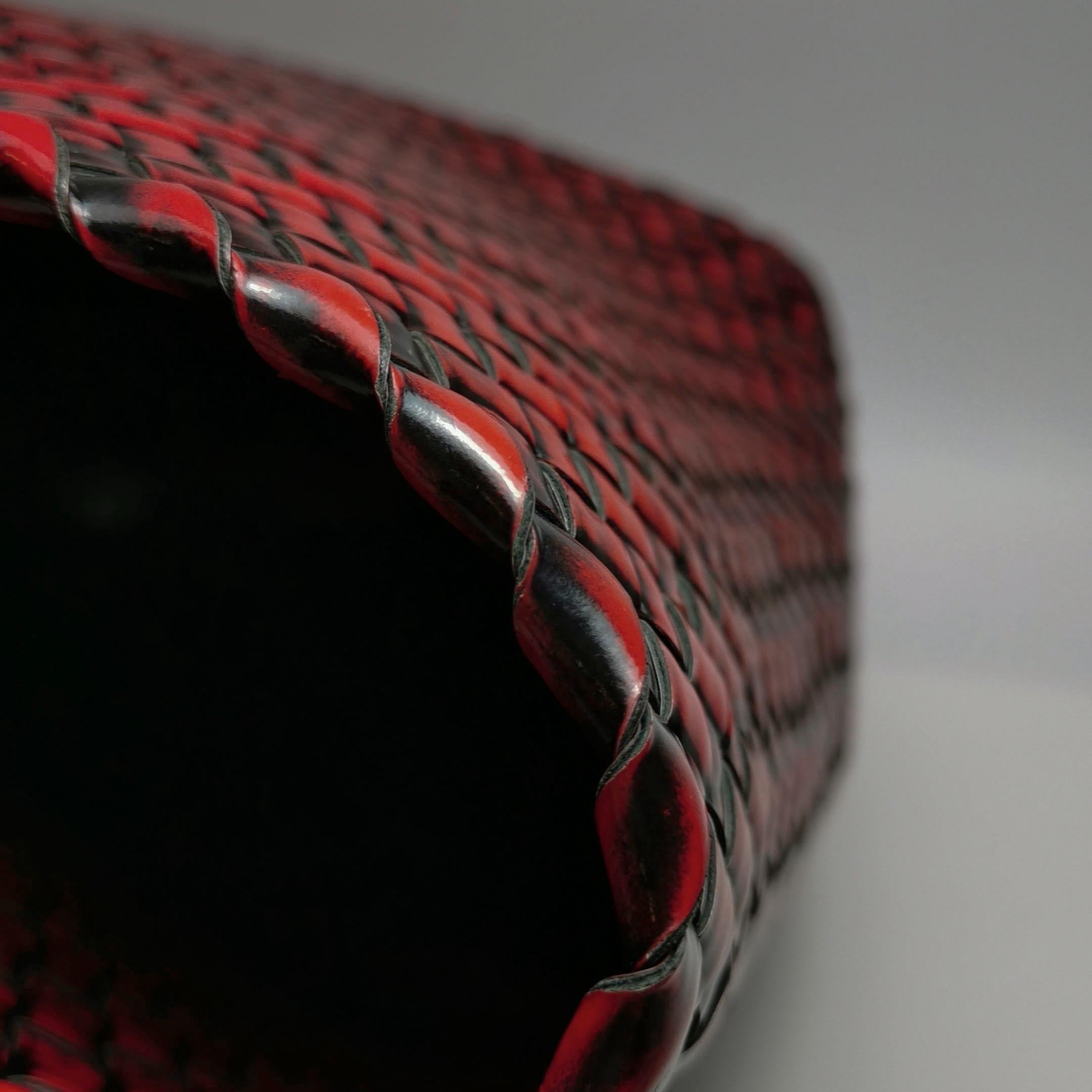 Bottega Veneta Cabat Large Intreccio Borgogna in vernice 40cm in vendita 6