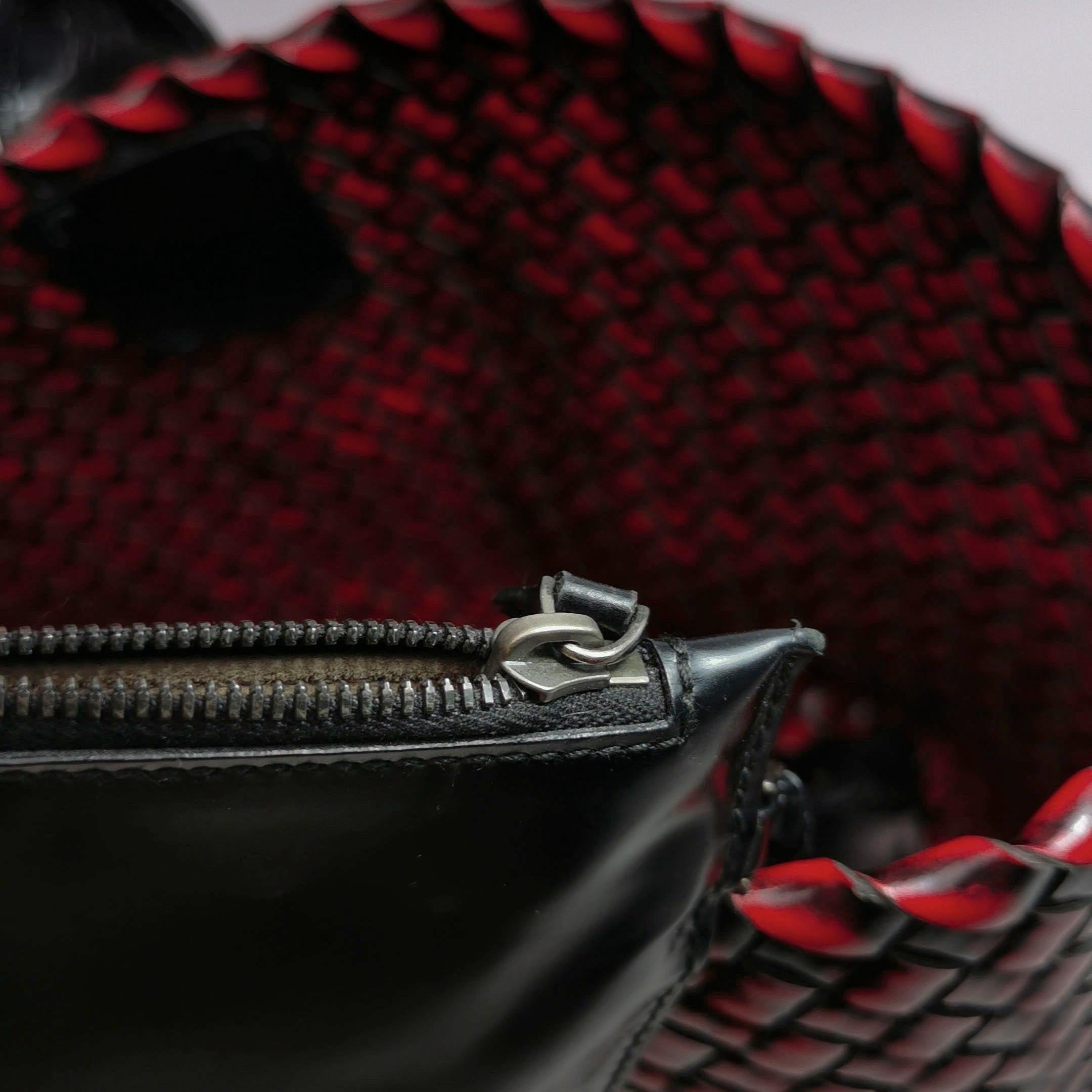 Bottega Veneta Cabat Large Intreccio Borgogna in vernice 40cm in vendita 8