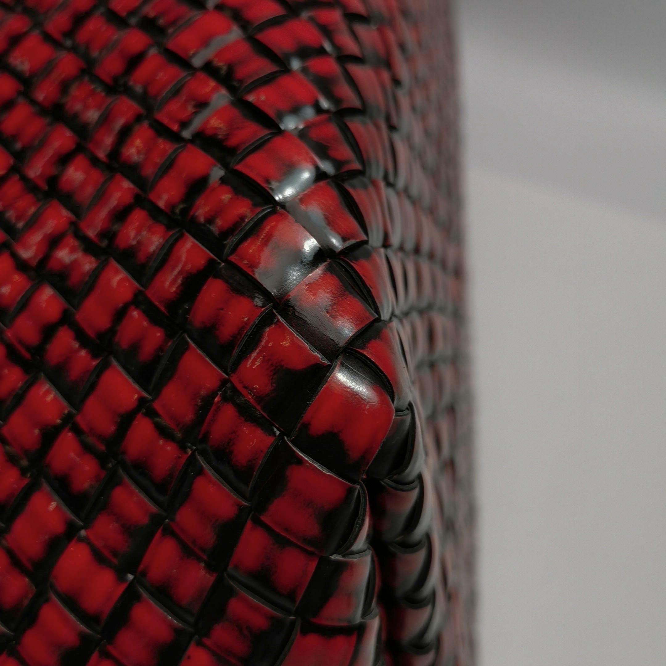 Bottega Veneta Cabat Large Intreccio Borgogna in vernice 40cm in vendita 10