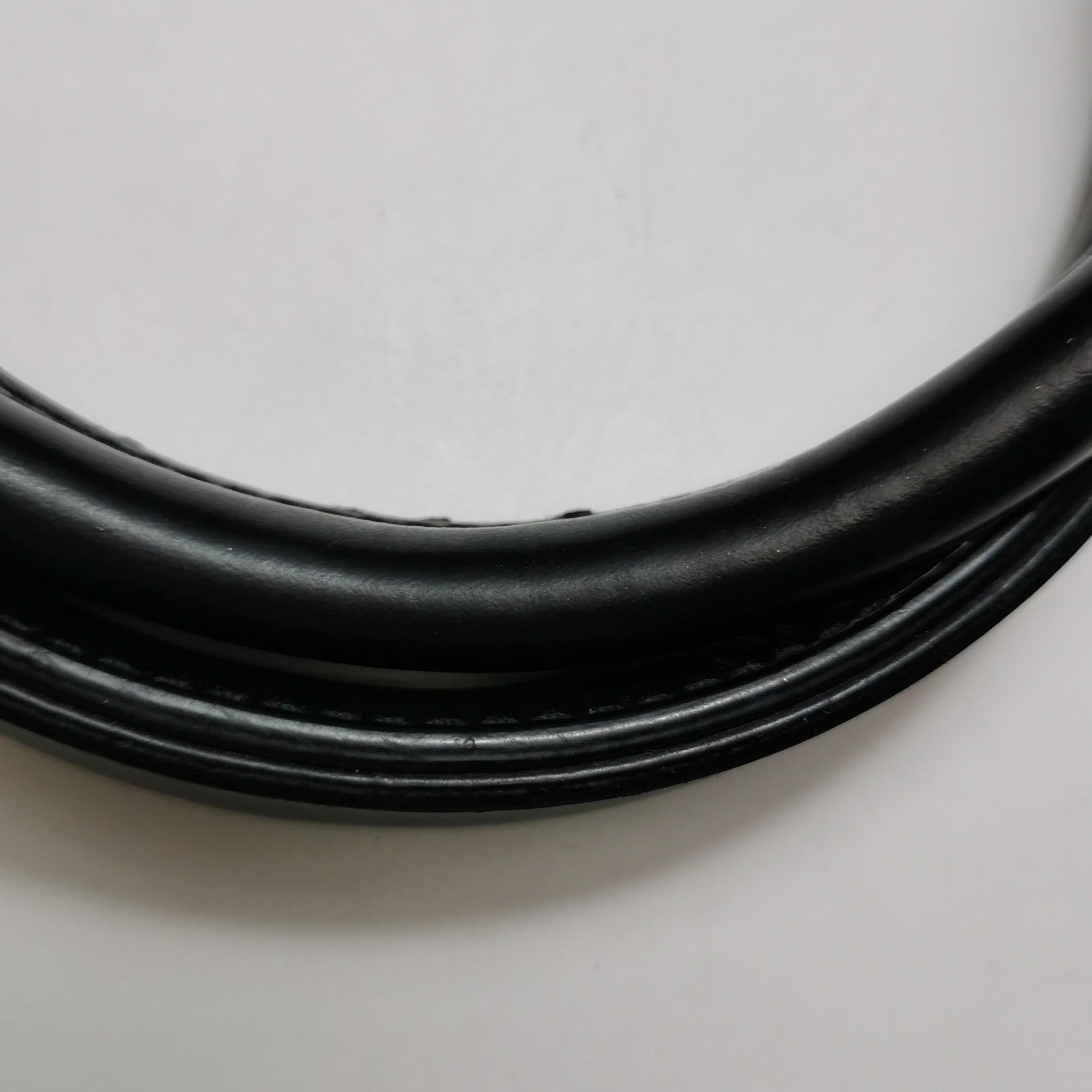 Bottega Veneta Cabat Large Intreccio Borgogna in vernice 40cm in vendita 15