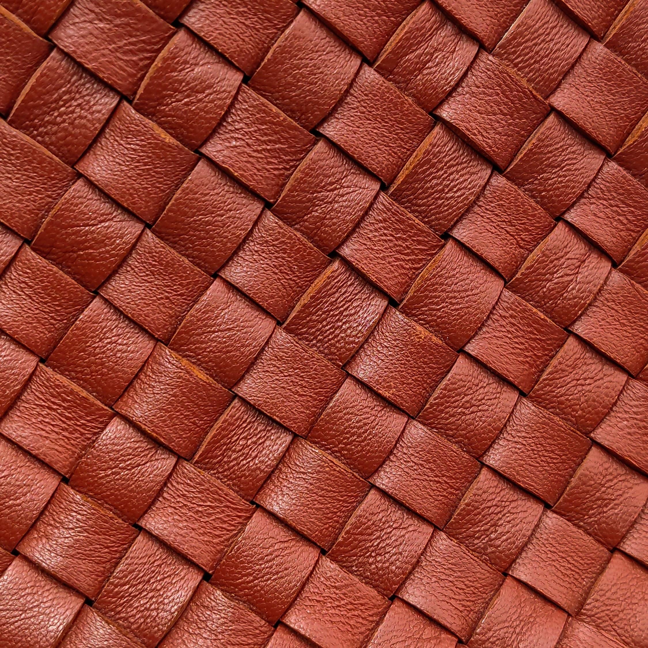Bottega Veneta Cabat Large Intreccio Leather Tote Bag Brick Red 41.5cm en vente 5
