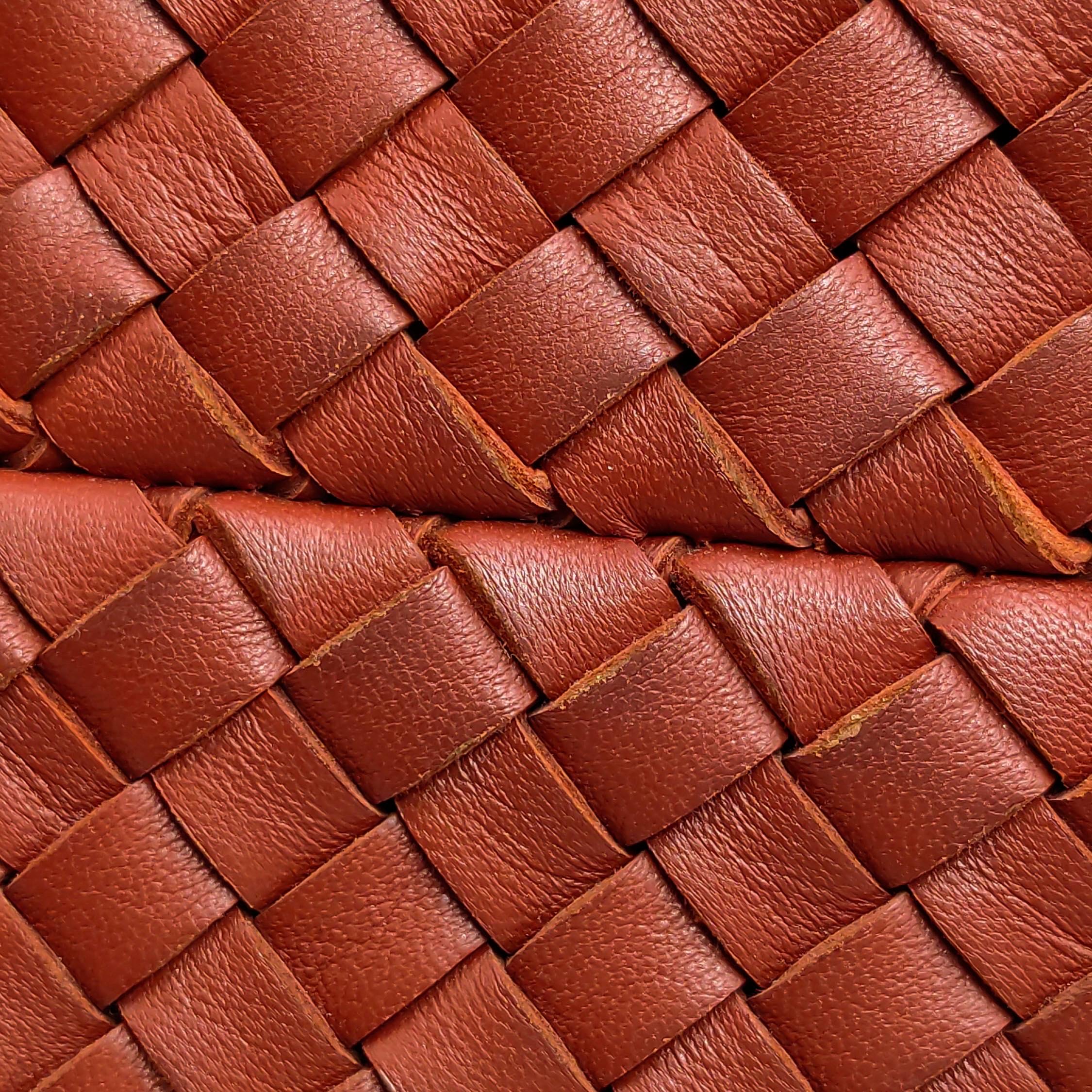 Bottega Veneta Cabat Large Intreccio Leather Tote Bag Brick Red 41.5cm en vente 7
