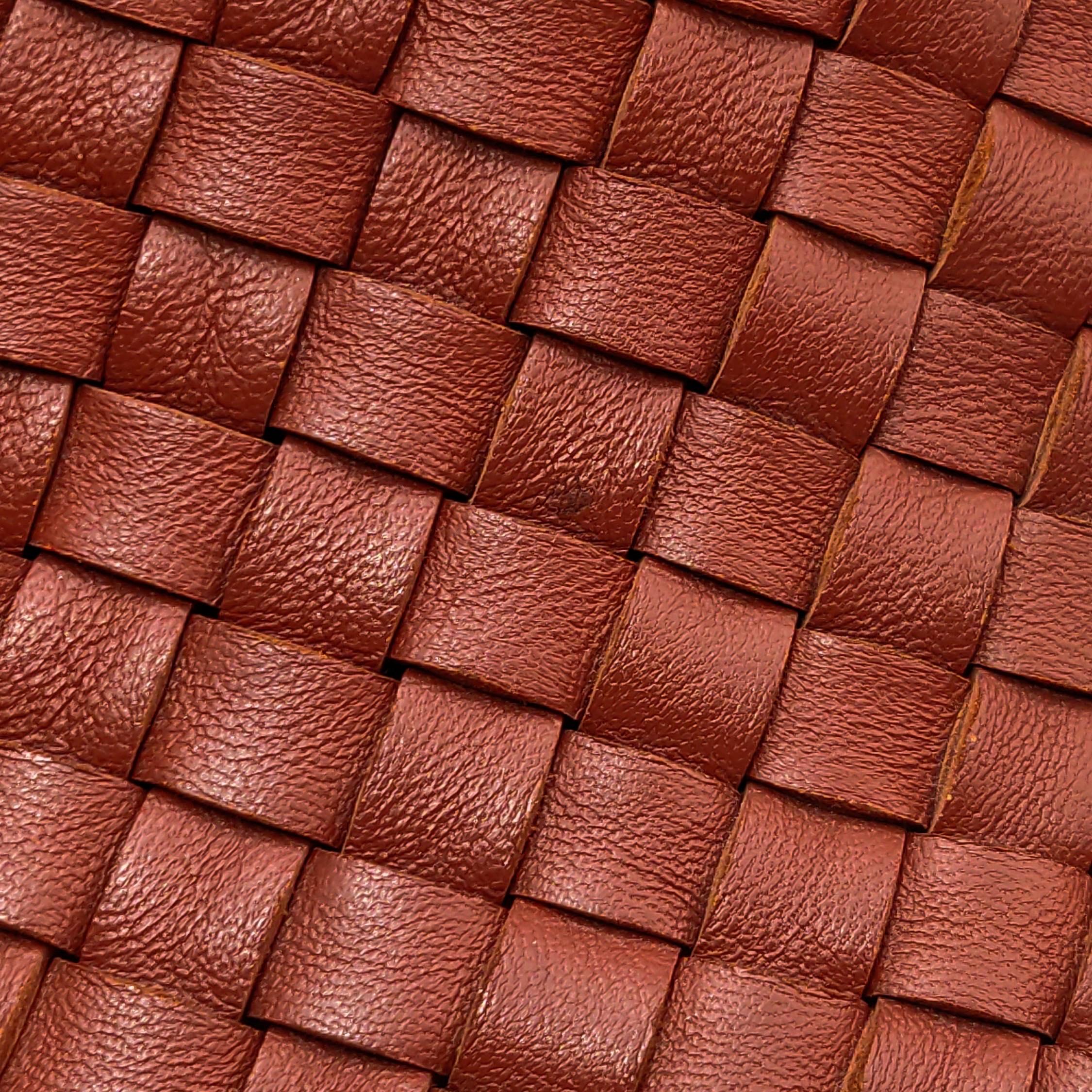 Bottega Veneta Cabat Large Intreccio Leather Tote Bag Brick Red 41.5cm en vente 8