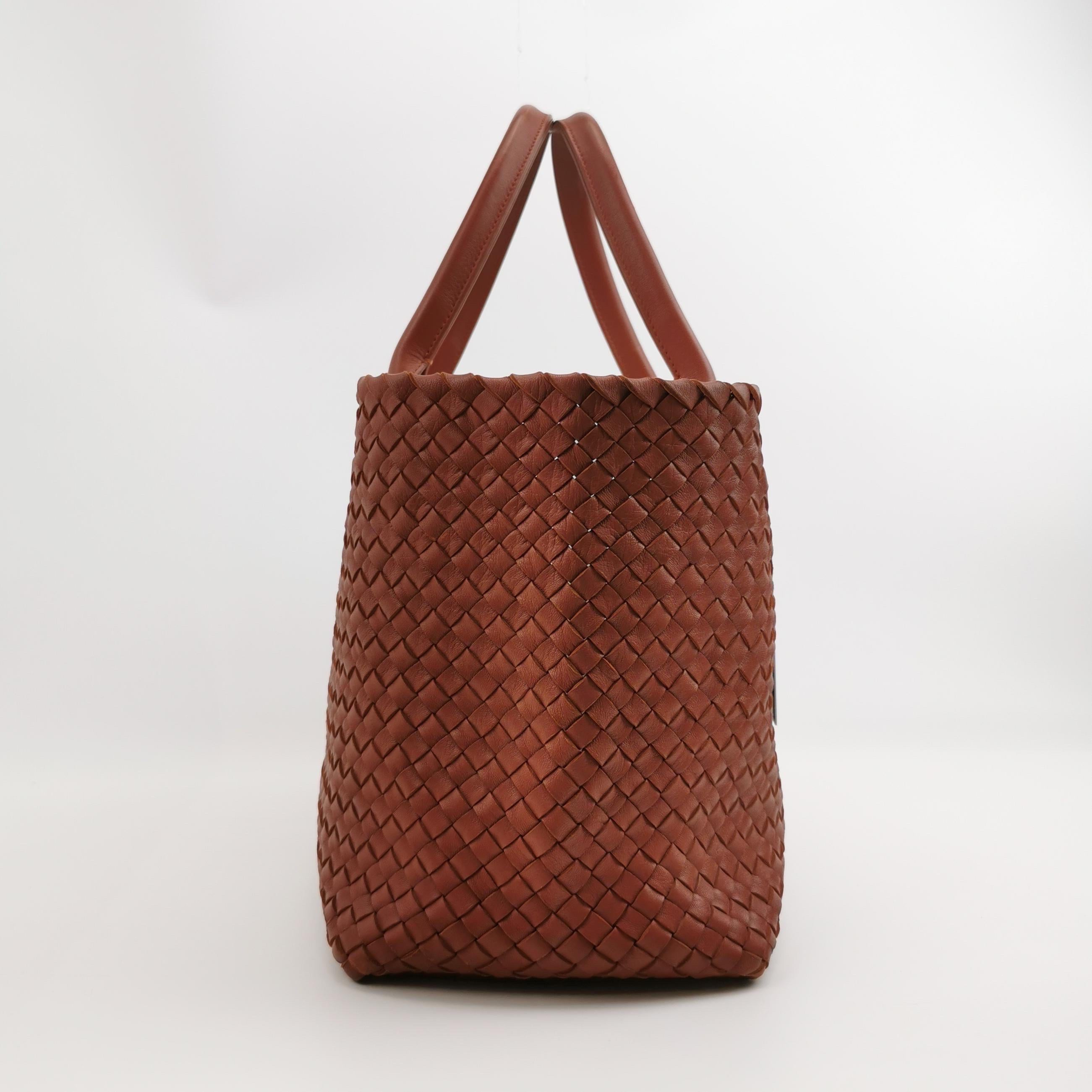 Marron Bottega Veneta Cabat Large Intreccio Leather Tote Bag Brick Red 41.5cm en vente