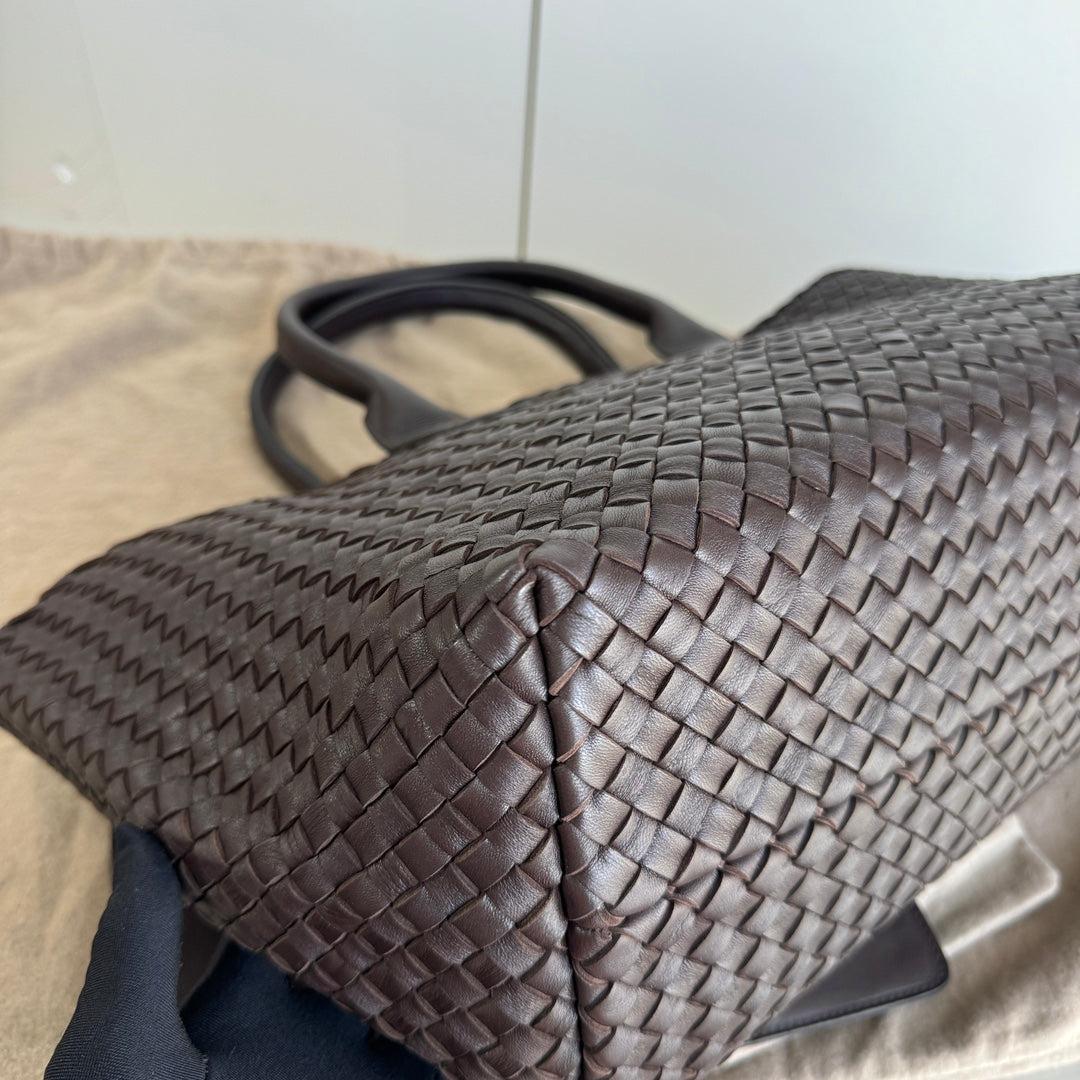 Bottega Veneta Cabat Large Intreccio Leather Tote Bag Dark Chocolate Brown 40cm In Excellent Condition In AUBERVILLIERS, FR