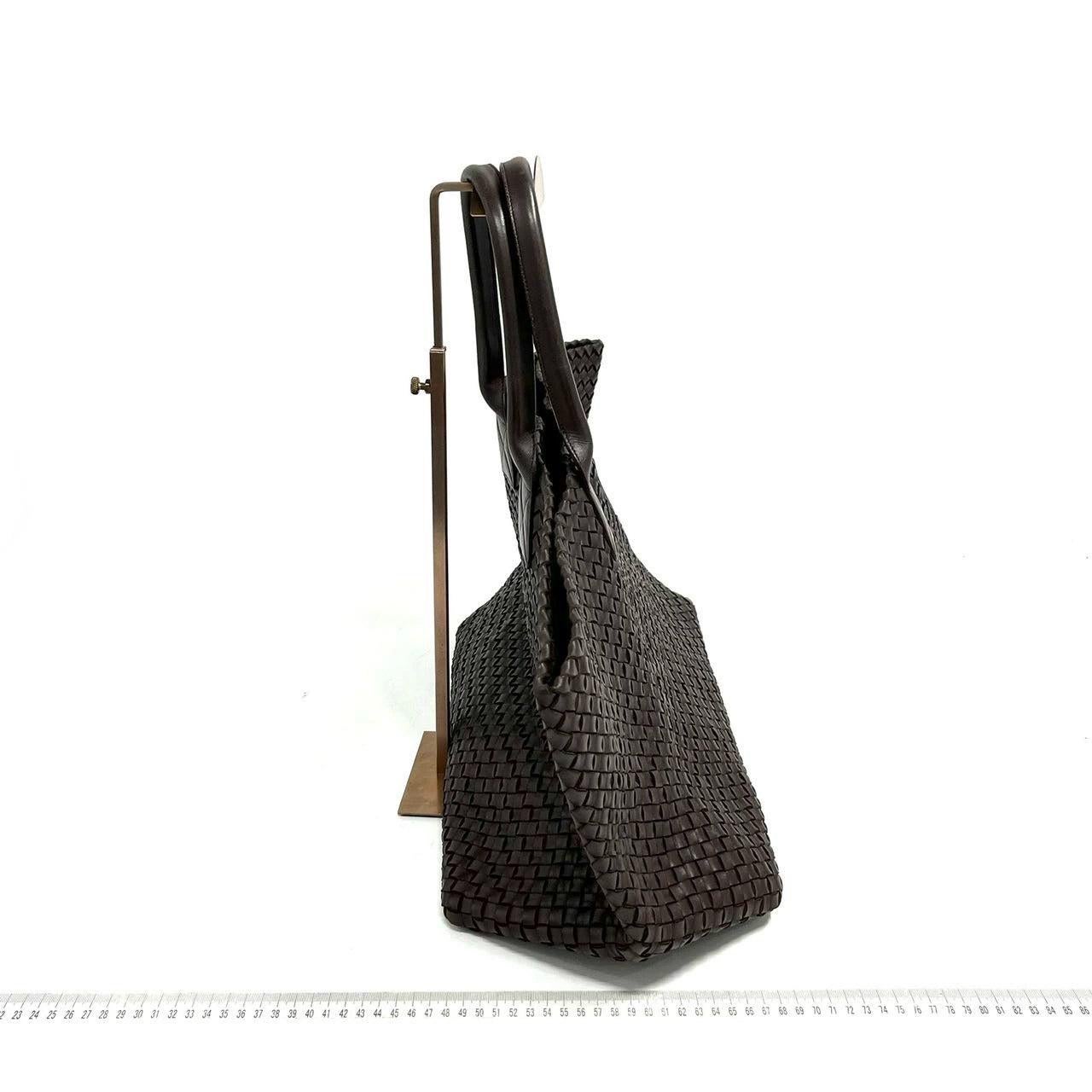 Bottega Veneta Cabat Large Intreccio Leather Tote Bag Dark Chocolate Brown 42cm In Excellent Condition In AUBERVILLIERS, FR