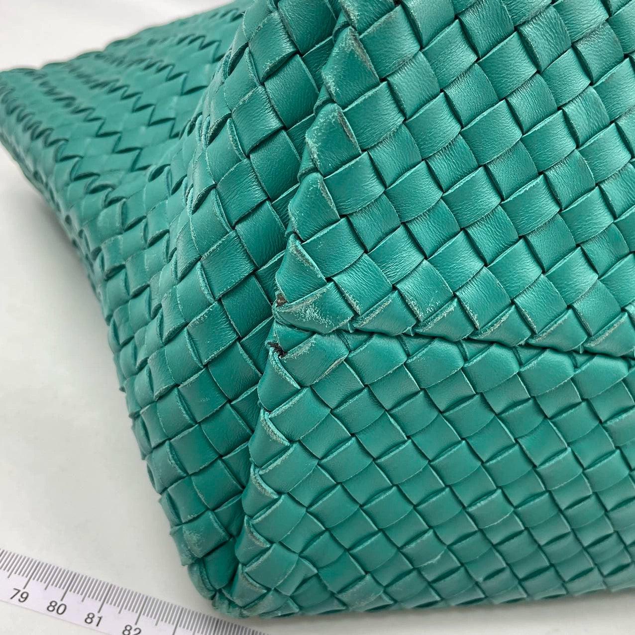 Bottega Veneta Cabat Large Intreccio Leather Tote Bag Green with Pouch 40cm en vente 6