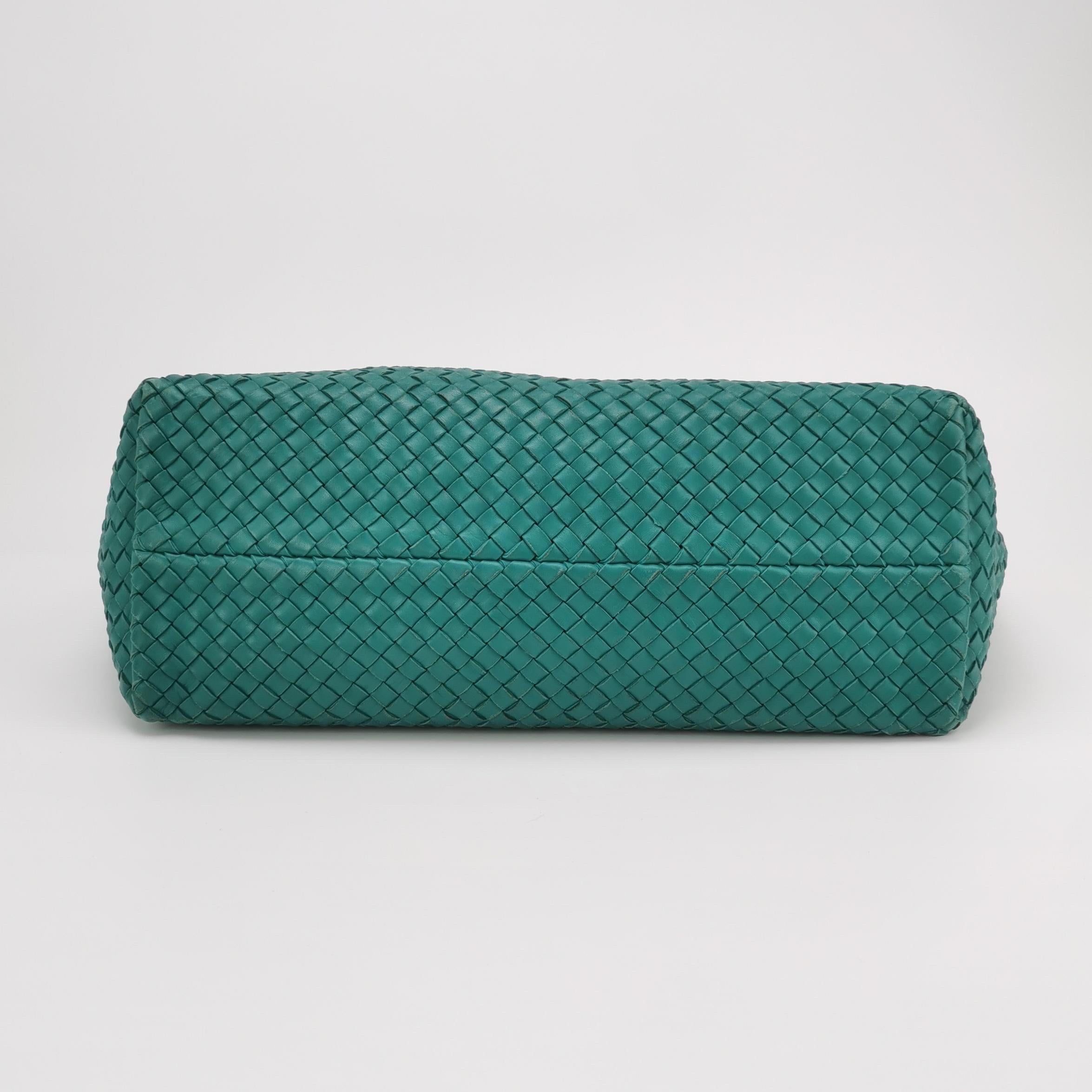 Bottega Veneta Cabat Große Intreccio Leder Tote Bag Grün mit Beutel 40cm im Angebot 3
