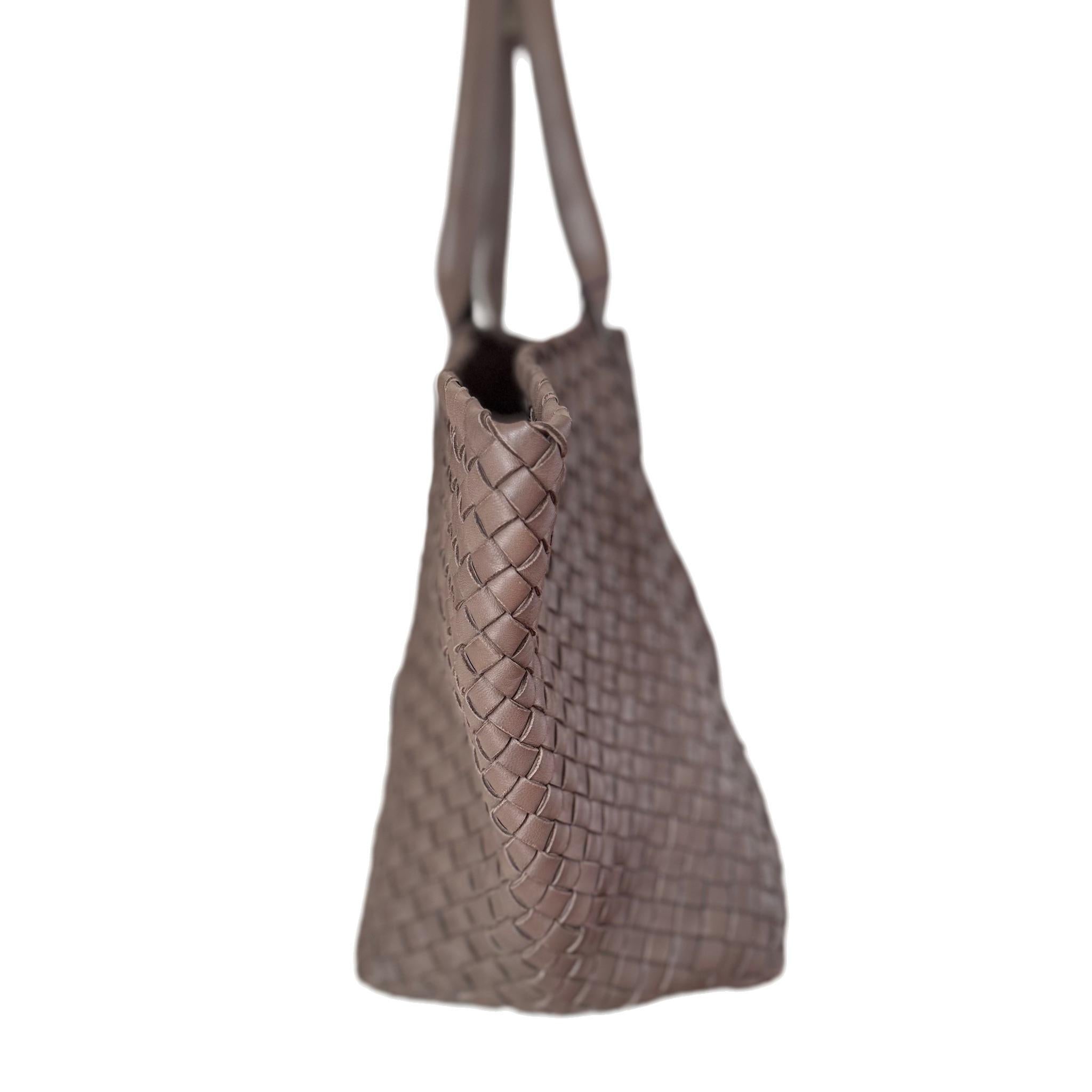 Bottega Veneta Cabat Large Intreccio Leather Tote Bag Grey 40-43cm For Sale 6