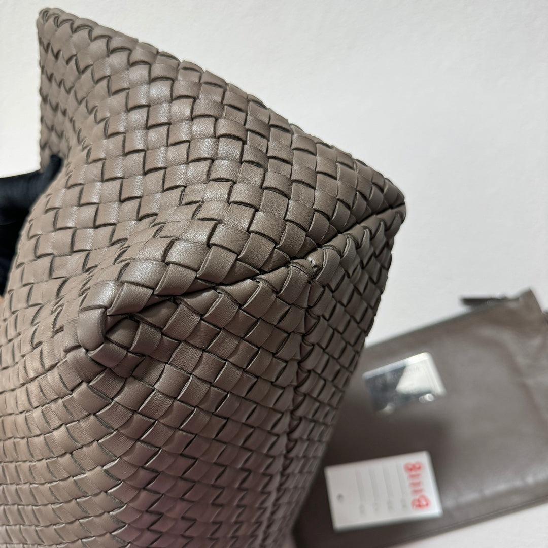 Bottega Veneta Cabat Large Intreccio Leather Tote Bag Grey 40-43cm 7