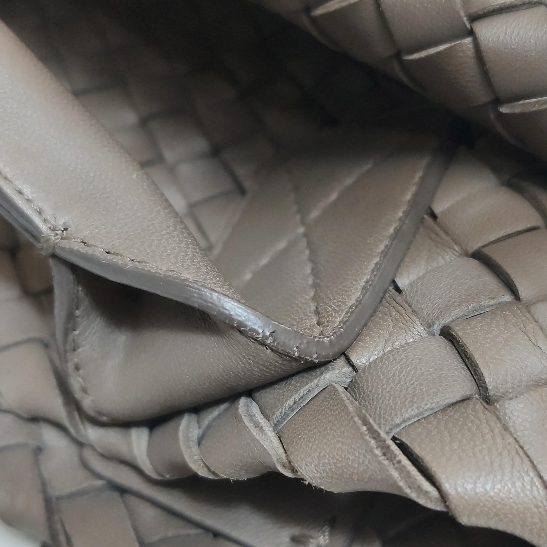 Bottega Veneta Cabat Large Intreccio Leather Tote Bag Grey 40-43cm in vendita 10