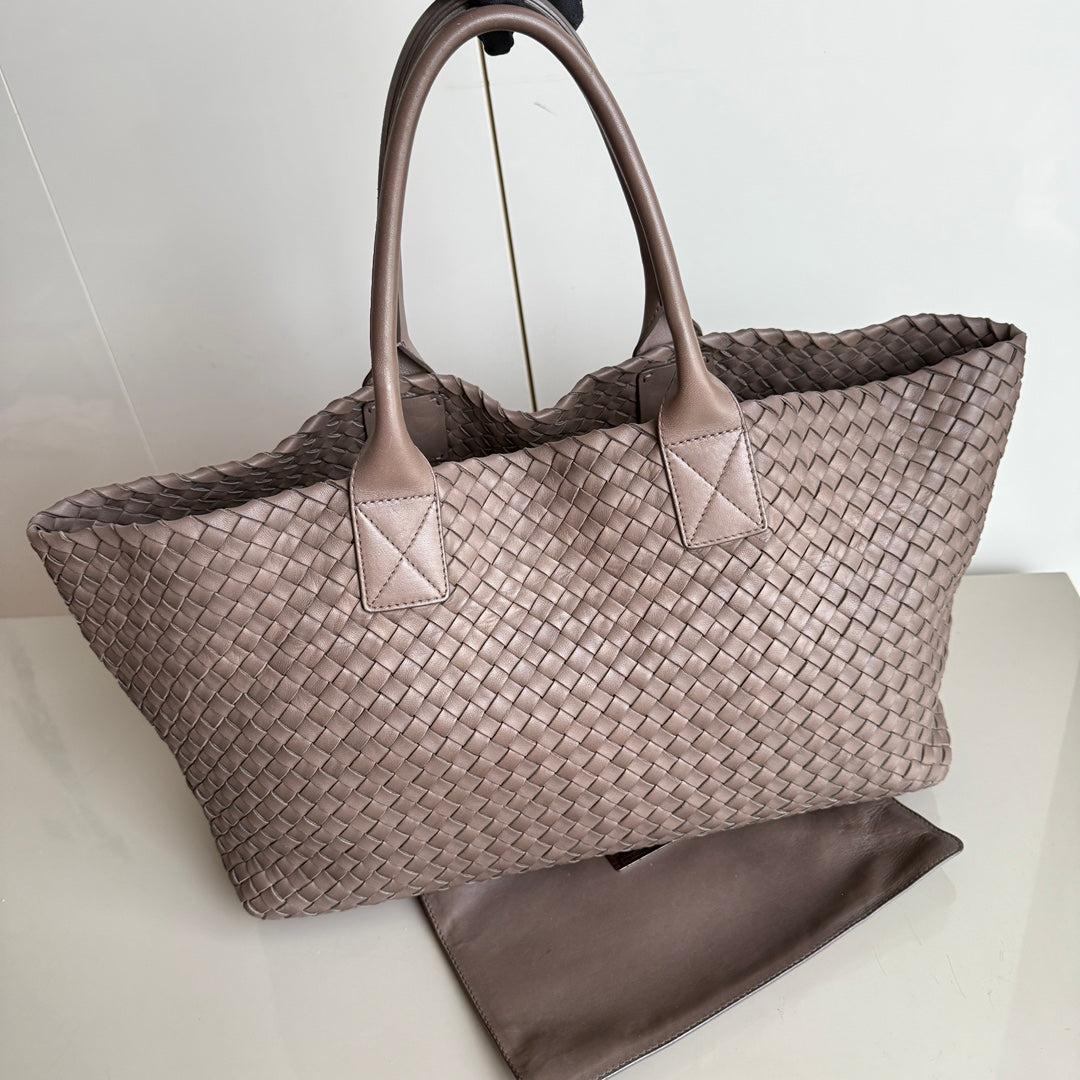 Gray Bottega Veneta Cabat Large Intreccio Leather Tote Bag Grey 40-43cm For Sale