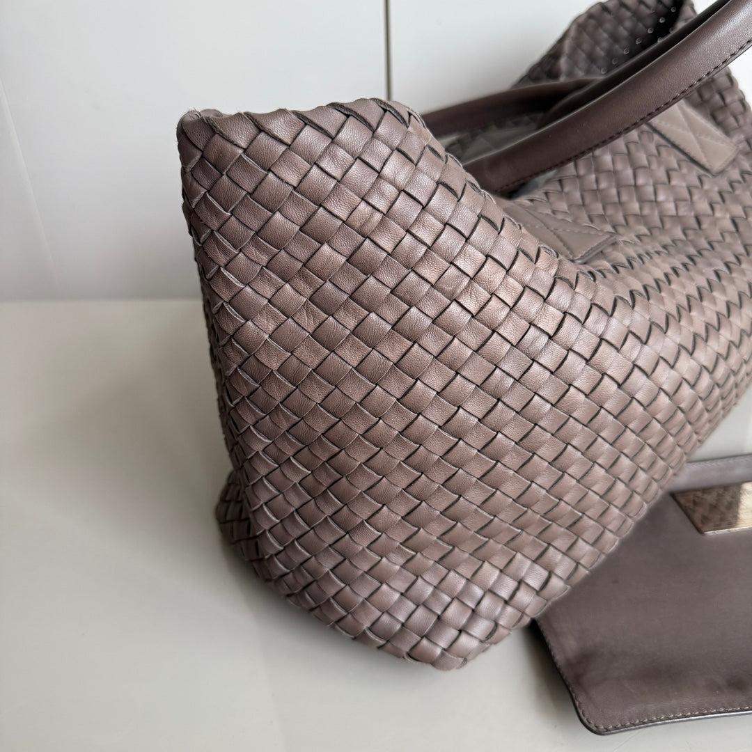 Bottega Veneta Cabat Large Intreccio Leather Tote Bag Grey 40-43cm For Sale 2