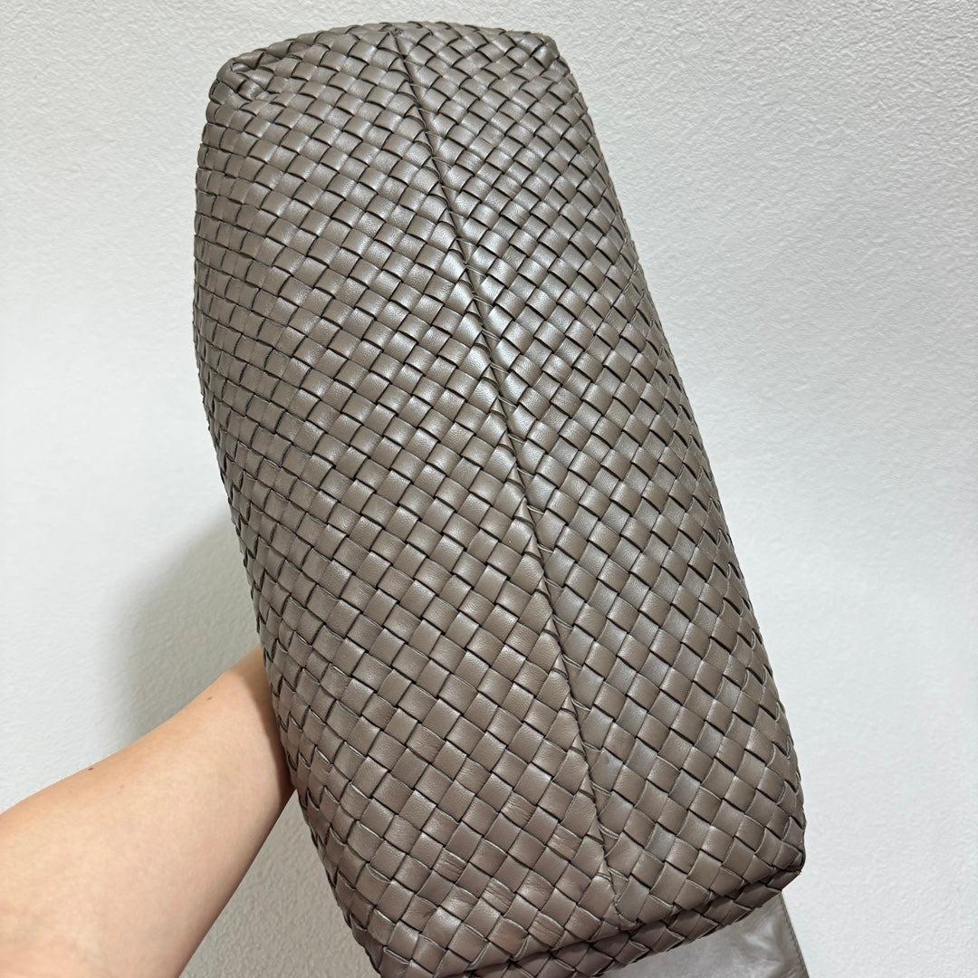 Bottega Veneta Cabat Large Intreccio Leather Tote Bag Grey 40-43cm 3