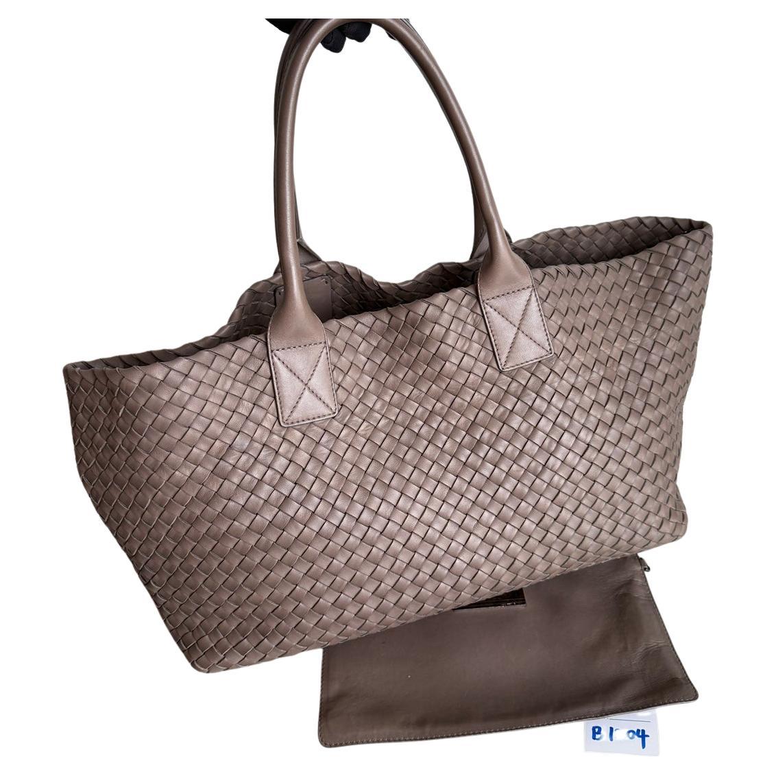 Bottega Veneta Cabat Large Intreccio Leather Tote Bag Grey 40-43cm For Sale