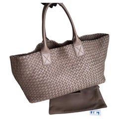 Bolso Tote Bottega Veneta Cabat Large Intreccio Piel Gris 40-43cm