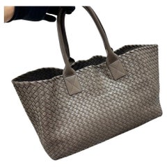 Bolso Tote Bottega Veneta Cabat Large Intreccio Piel Gris 40-43cm