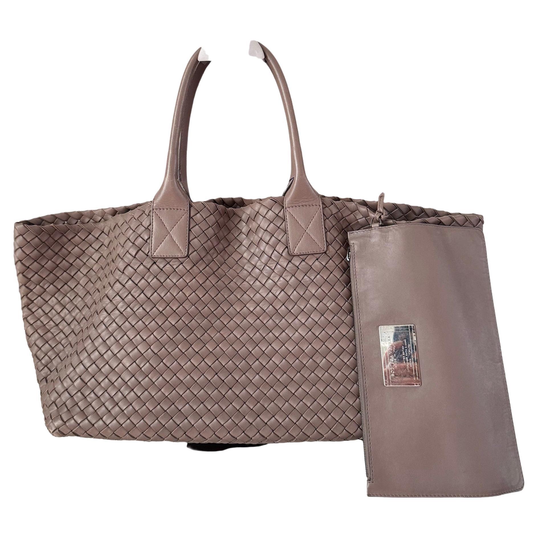 Bottega Veneta Cabat Large Intreccio Leather Tote Bag Grey 40-43cm For Sale