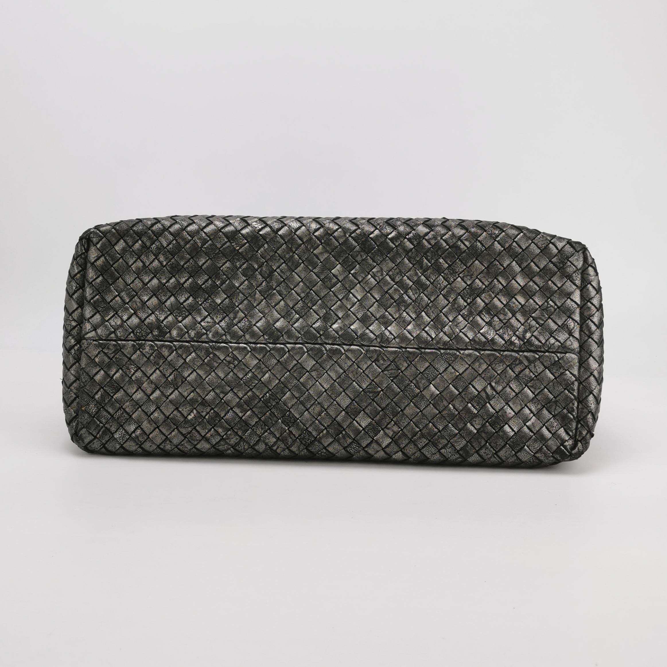 Bottega Veneta Cabat Große Intreccio Leder Tote Bag Metallic 40cm im Angebot 1