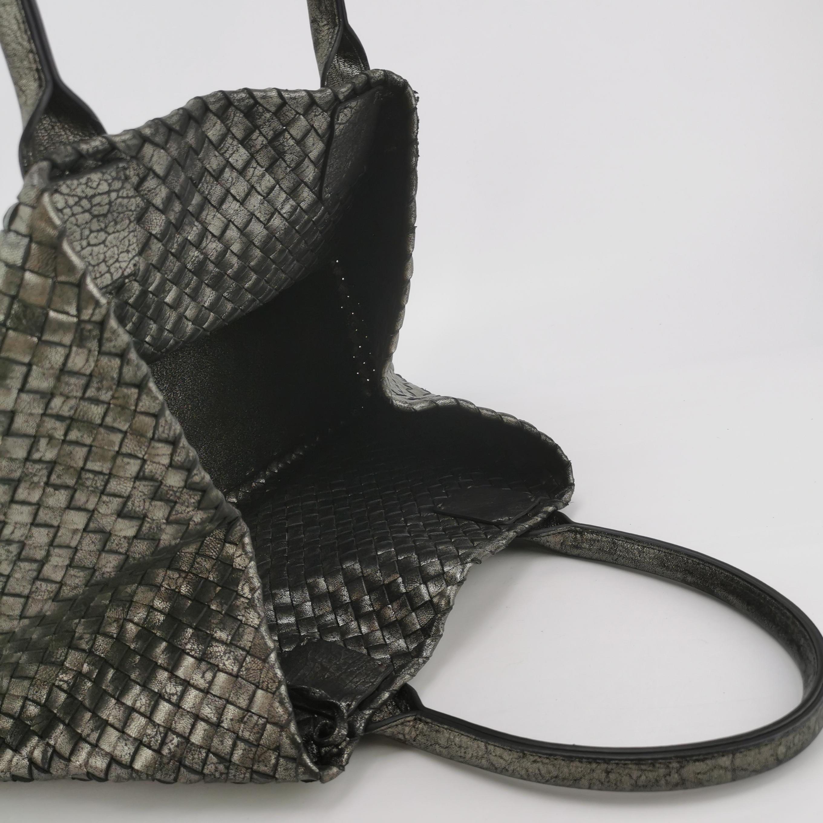 Bottega Veneta Cabat Große Intreccio Leder Tote Bag Metallic 40cm im Angebot 2