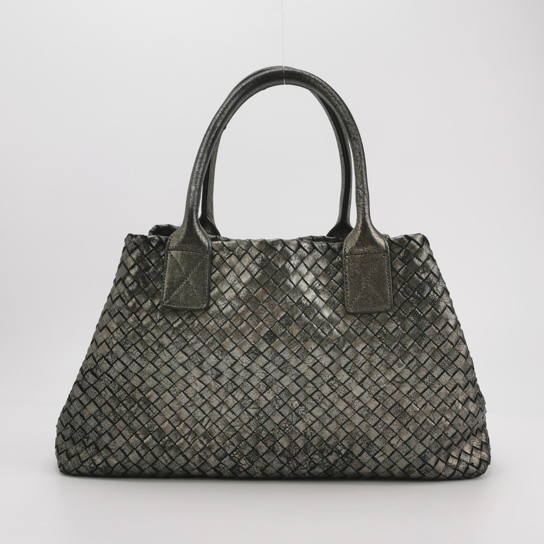 Bottega Veneta Cabat Große Intreccio Leder Tote Bag Metallic 40cm im Angebot 3