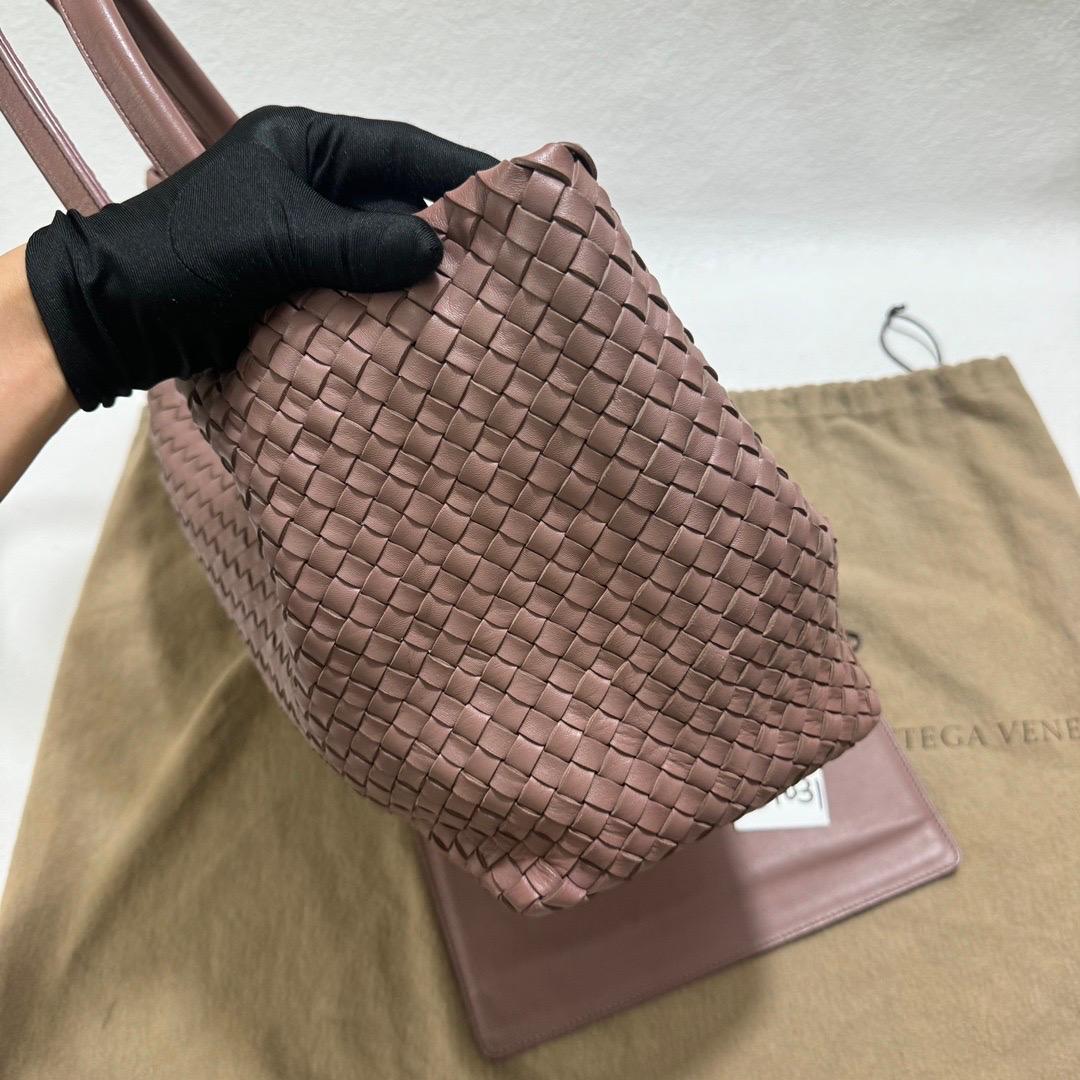 Bottega Veneta Cabat Large Intreccio Leather Tote Bag Pink 42cm In Excellent Condition For Sale In AUBERVILLIERS, FR
