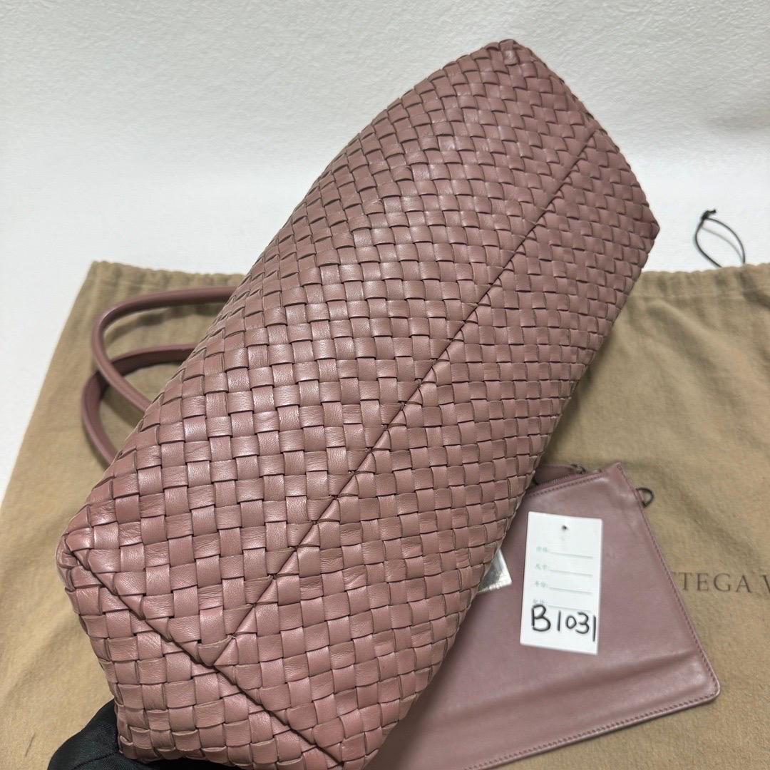 Women's Bottega Veneta Cabat Large Intreccio Leather Tote Bag Pink 42cm For Sale