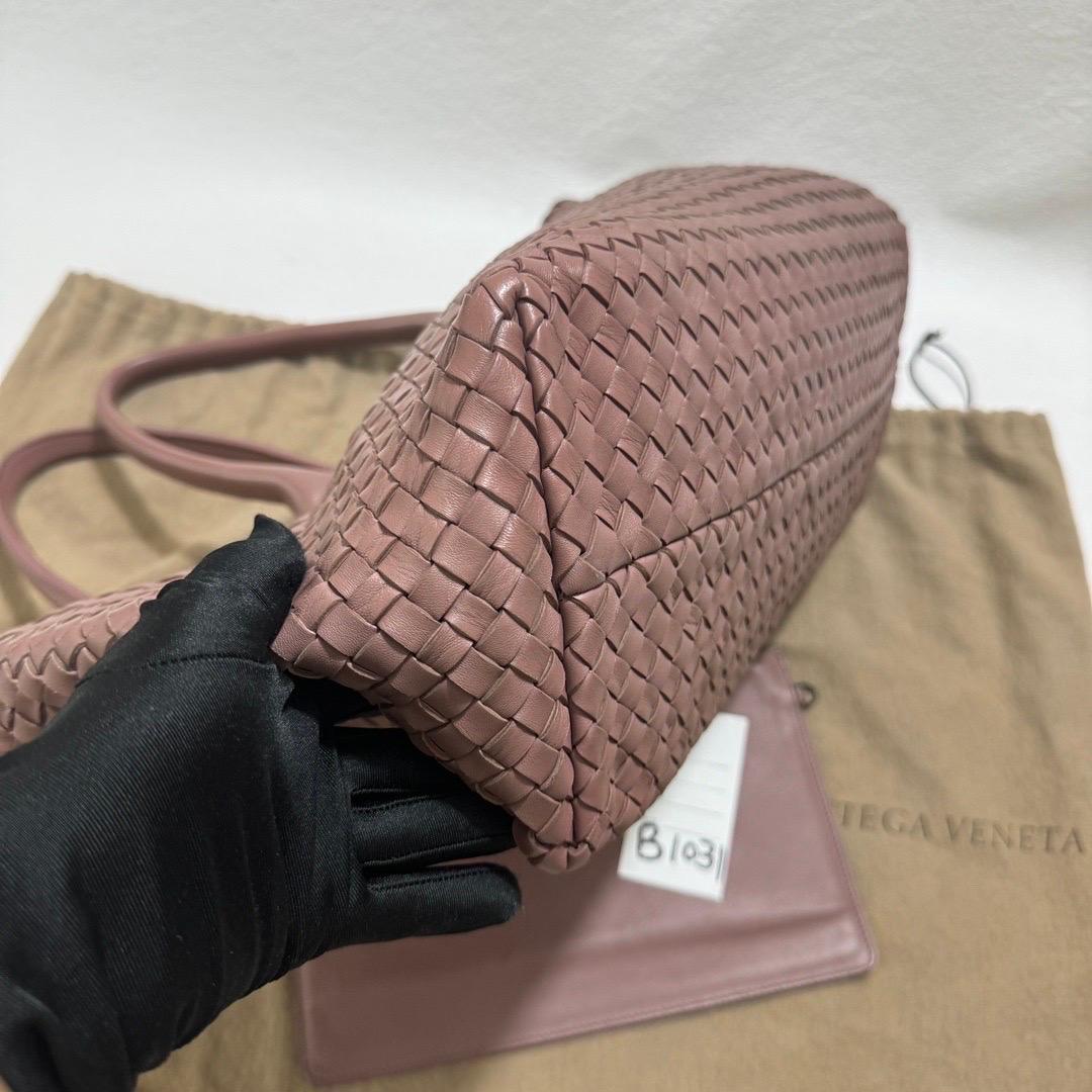 Bottega Veneta Cabat Large Intreccio Leather Tote Bag Pink 42cm For Sale 1