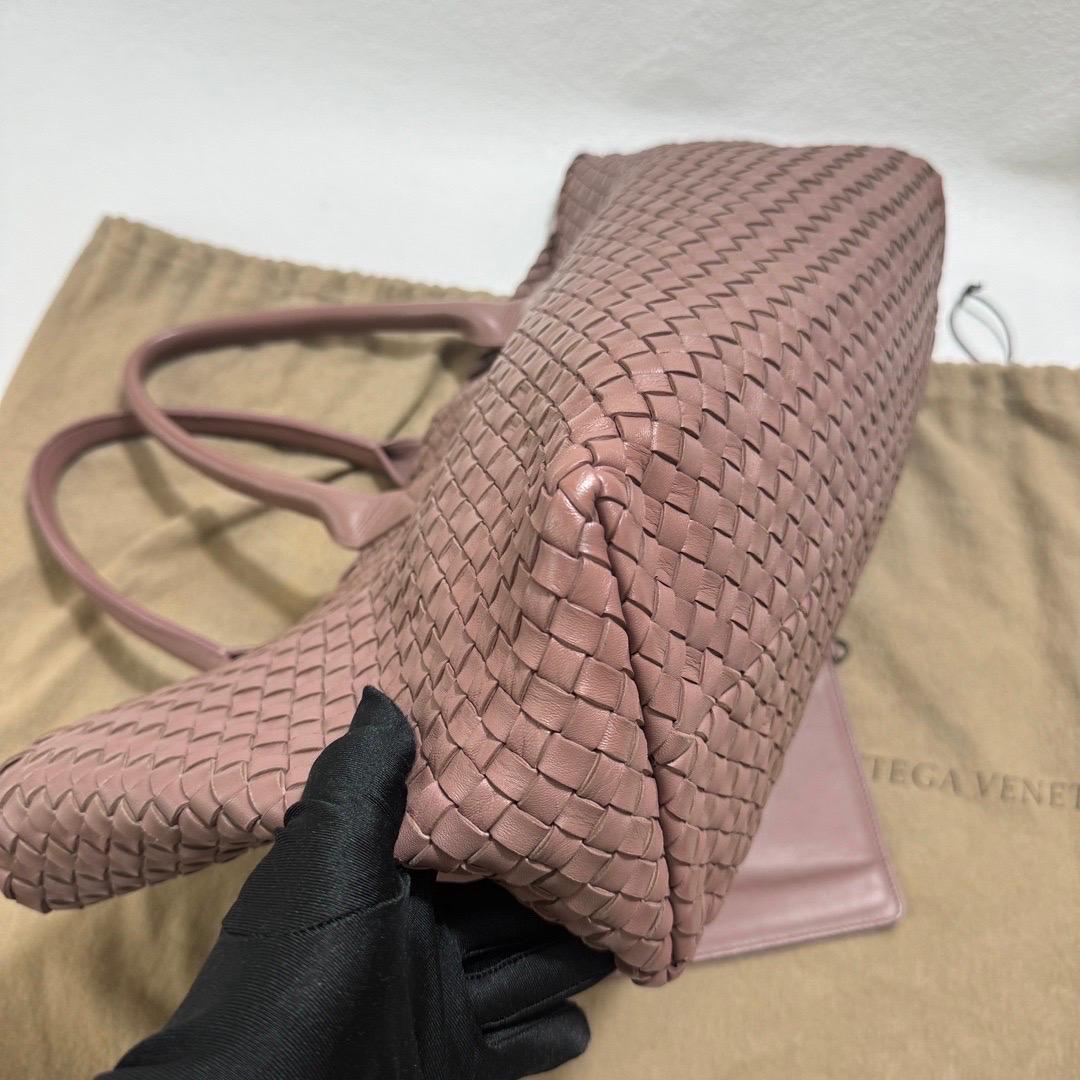 Bottega Veneta Cabat Large Intreccio Leather Tote Bag Pink 42cm For Sale 2