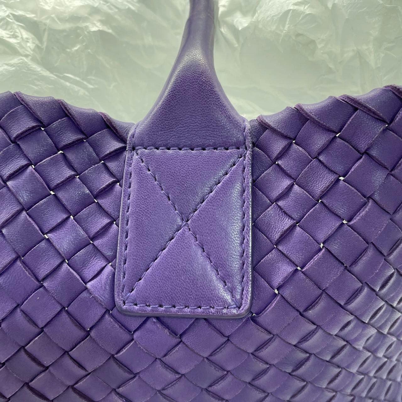 Bottega Veneta Cabat Bolso Tote Grande de Piel Intreccio Morado con Bolsita 40cm en venta 6