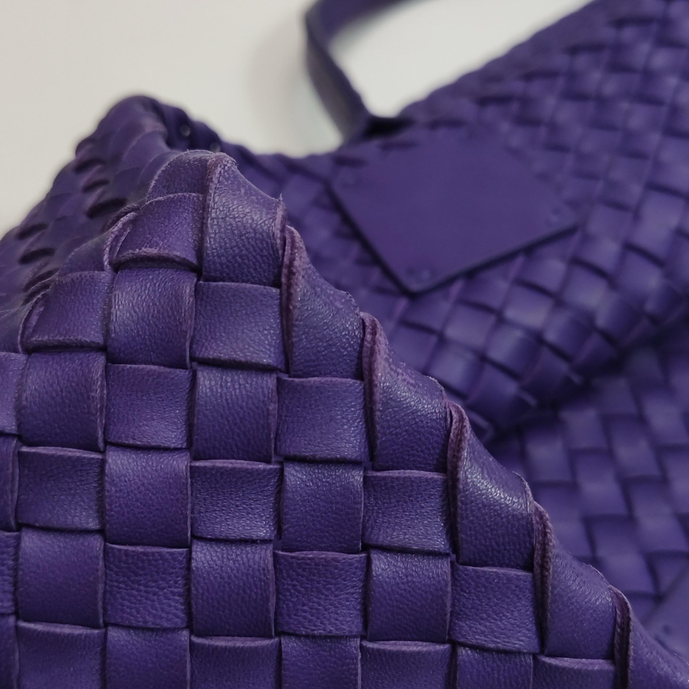 Bottega Veneta Cabat Große Intreccio Leder Tote Bag Lila mit Beutel 40cm im Angebot 8