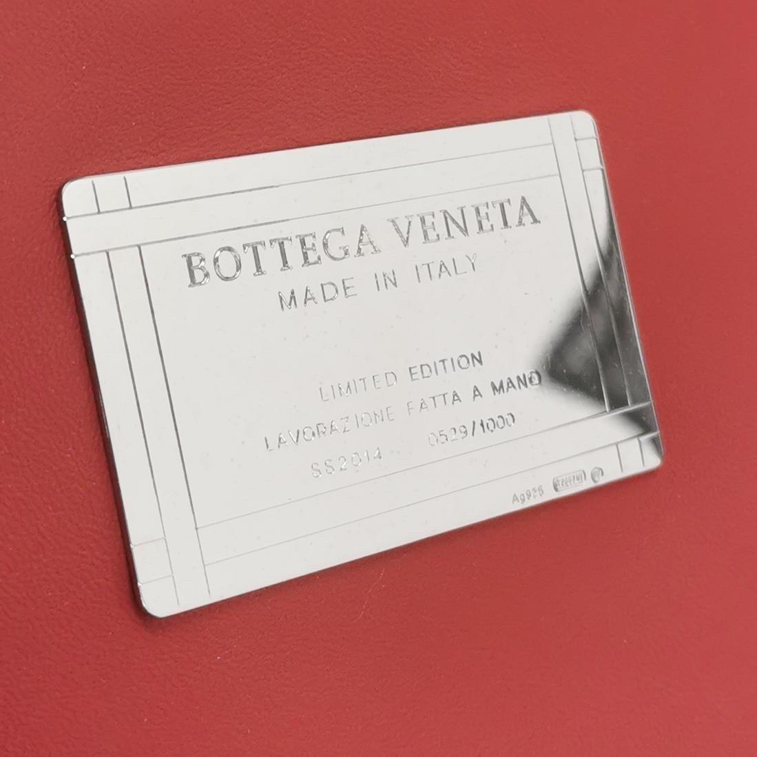 Bottega Veneta Cabat Large Intreccio Leather Tote Bag Red 40cm en vente 5