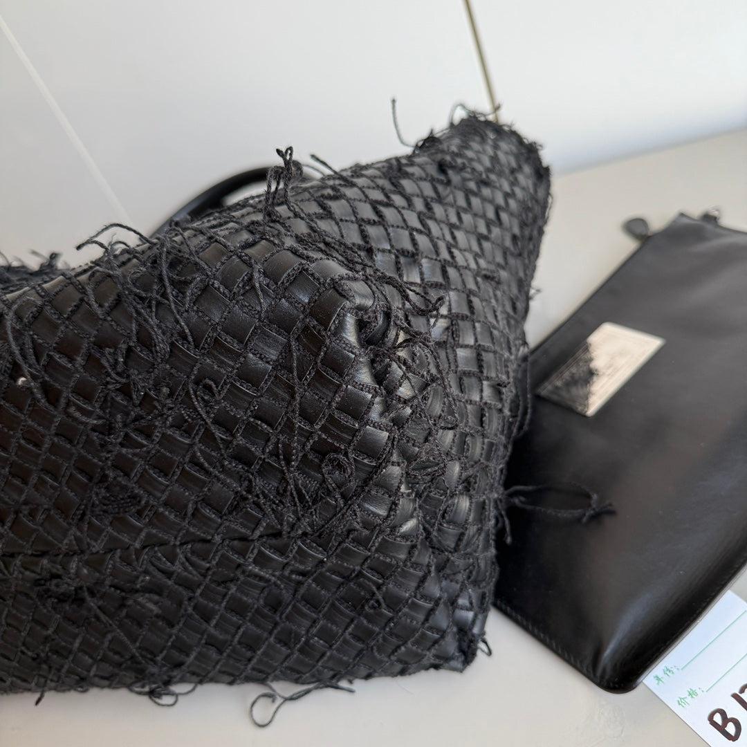 Bottega Veneta Cabat Grande Intreccio in Pelle con Frange Nero 40cm in vendita 6