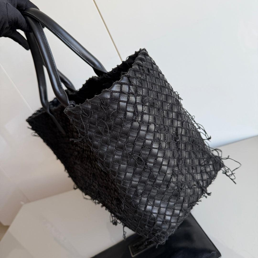 Donna Bottega Veneta Cabat Grande Intreccio in Pelle con Frange Nero 40cm in vendita