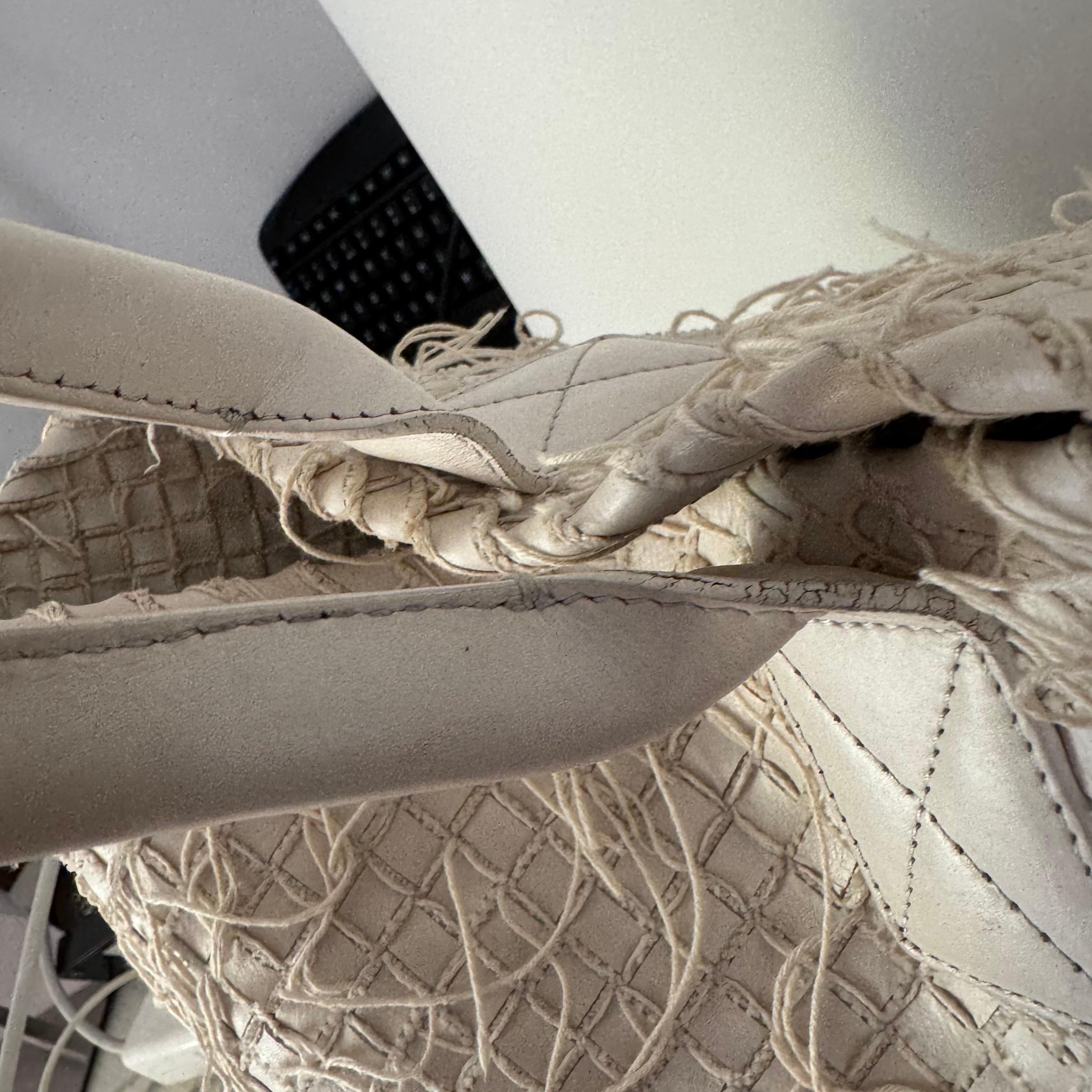 Bottega Veneta Cabat Large Intreccio Leather with Fringes White Ecru 40cm For Sale 8