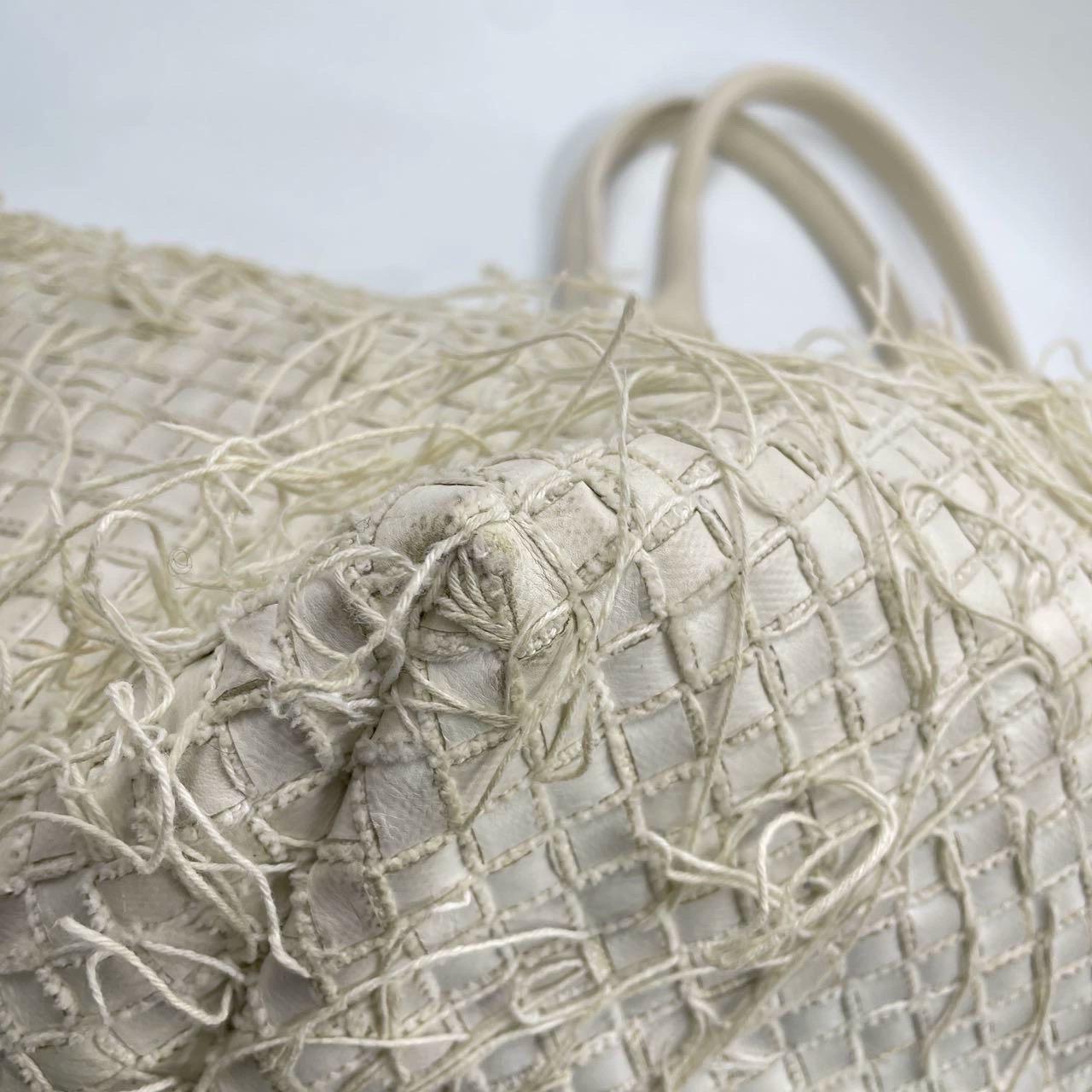 Bottega Veneta Cabat Large Intreccio Leather with Fringes White Ecru 40cm For Sale 10