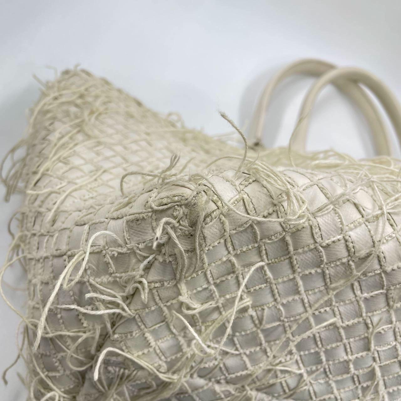 Bottega Veneta Cabat Large Intreccio Leather with Fringes White Ecru 40cm For Sale 15