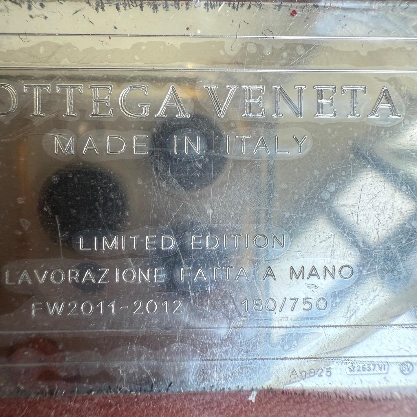 Bottega Veneta Cabat Maxi Intreccio Leather Tote Bag Brick Red 50cm en vente 10