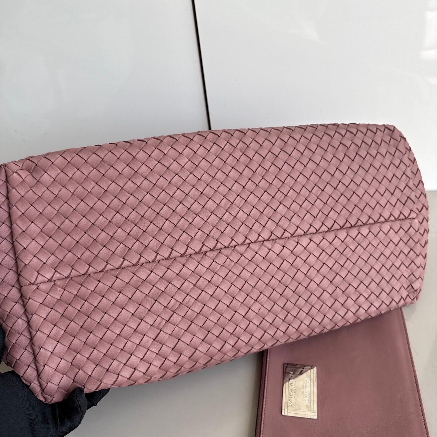 Bottega Veneta Cabat Maxi Intreccio Leather Tote Bag Mauve Pink 50cm en vente 2