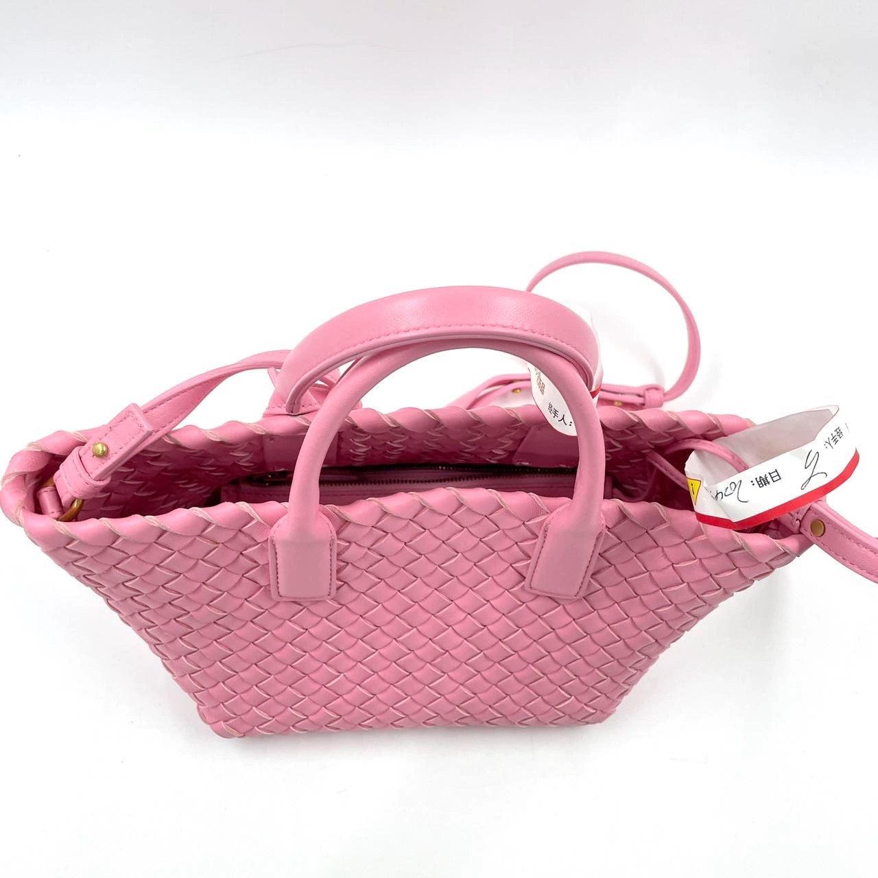 Bottega Veneta Cabat Mini Intreccio Leather Tote Bag Pink In Excellent Condition In AUBERVILLIERS, FR
