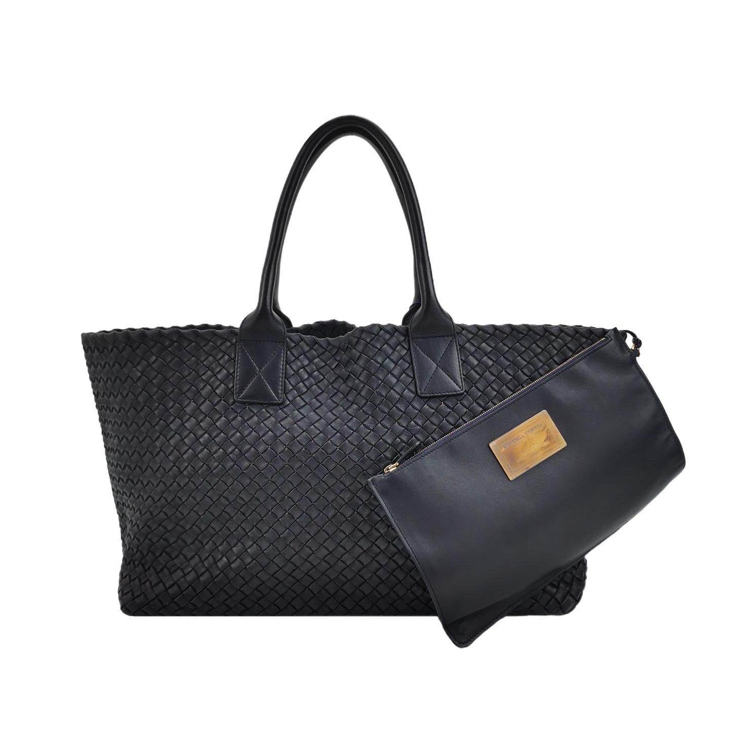 Bottega Veneta Cabat MM Intreccio Leather Tote Bag Navy 40cm For Sale