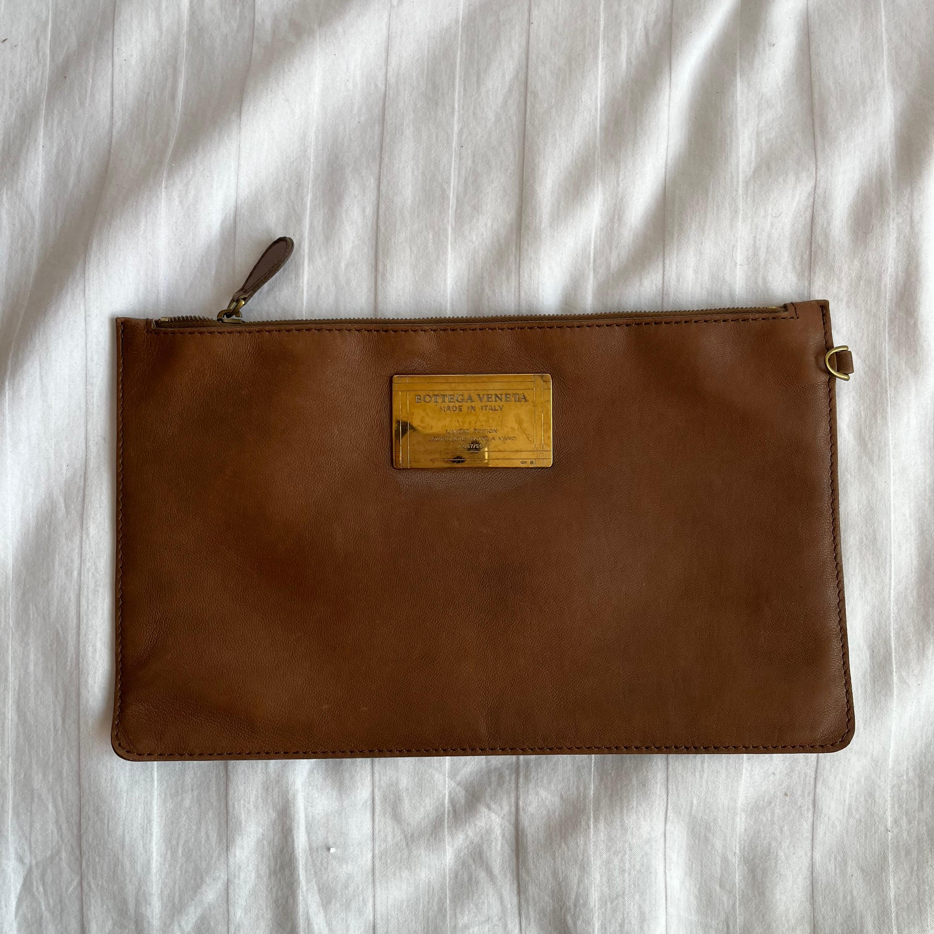 Bottega Veneta Cabat PM Intreccio in pelle Bottega Intreccio Marrone Cioccolato 32cm in vendita 13