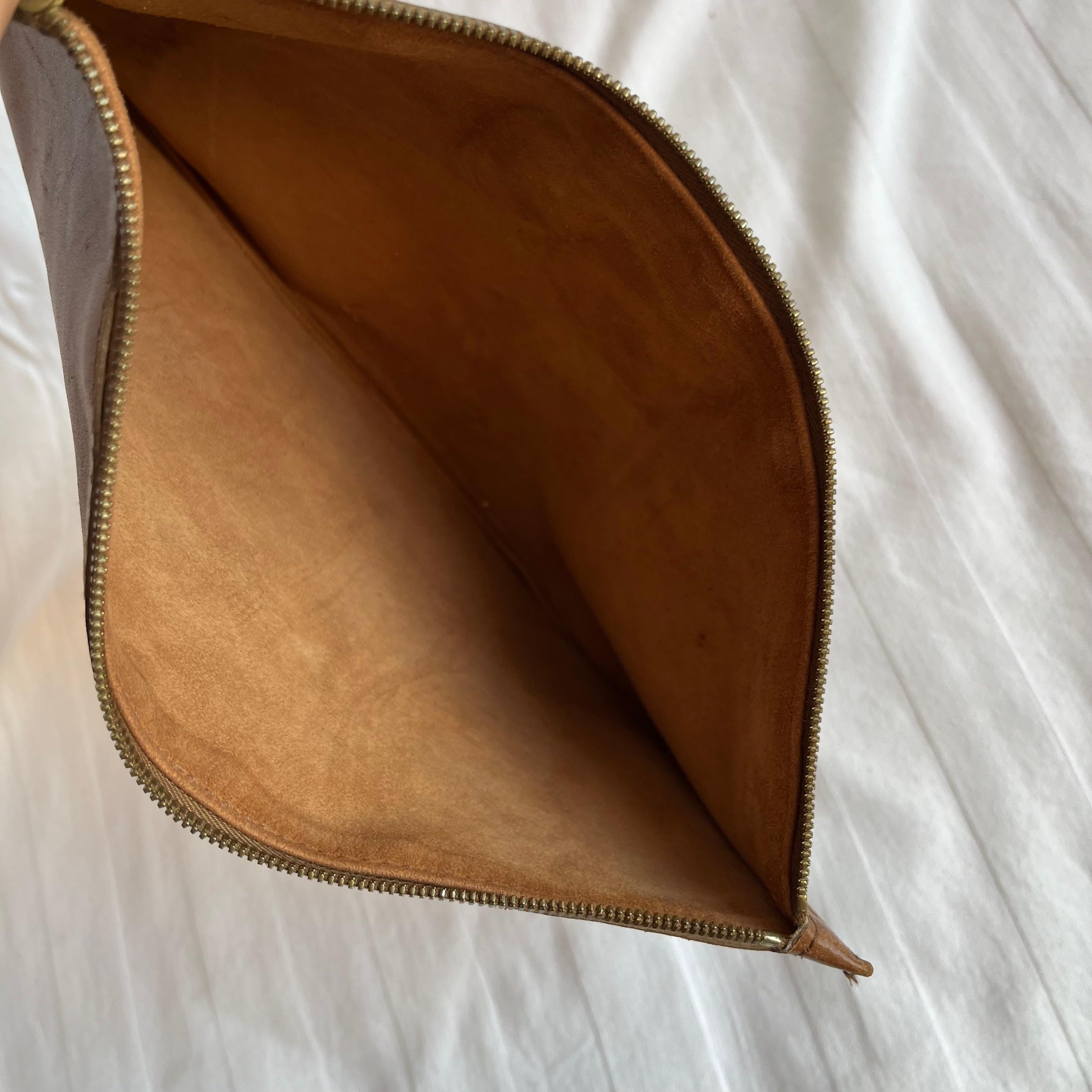 Bottega Veneta Cabat PM Intreccio in pelle Bottega Intreccio Marrone Cioccolato 32cm in vendita 14